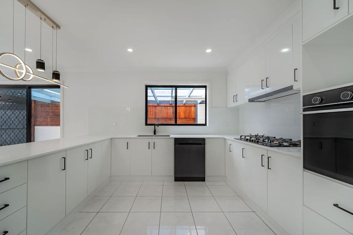 12 Madeira Court, ROXBURGH PARK, VIC 3064, Roxburgh Park - Thumbnail 6