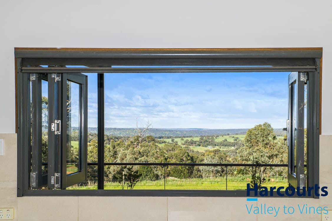 66 Holstein Loop, LOWER CHITTERING, WA 6084, Lower Chittering - Thumbnail 5