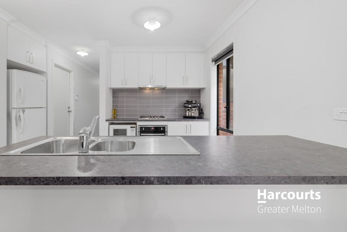 10 Cortland Street, WYNDHAM VALE, VIC 3024, Wyndham Vale - Thumbnail 3