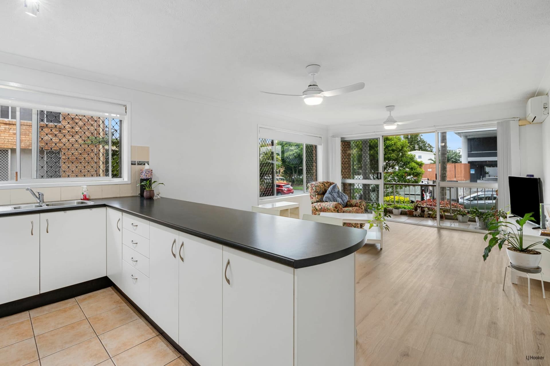 1/9 Twenty Eighth Avenue, Palm Beach, Palm Beach - Thumbnail 3