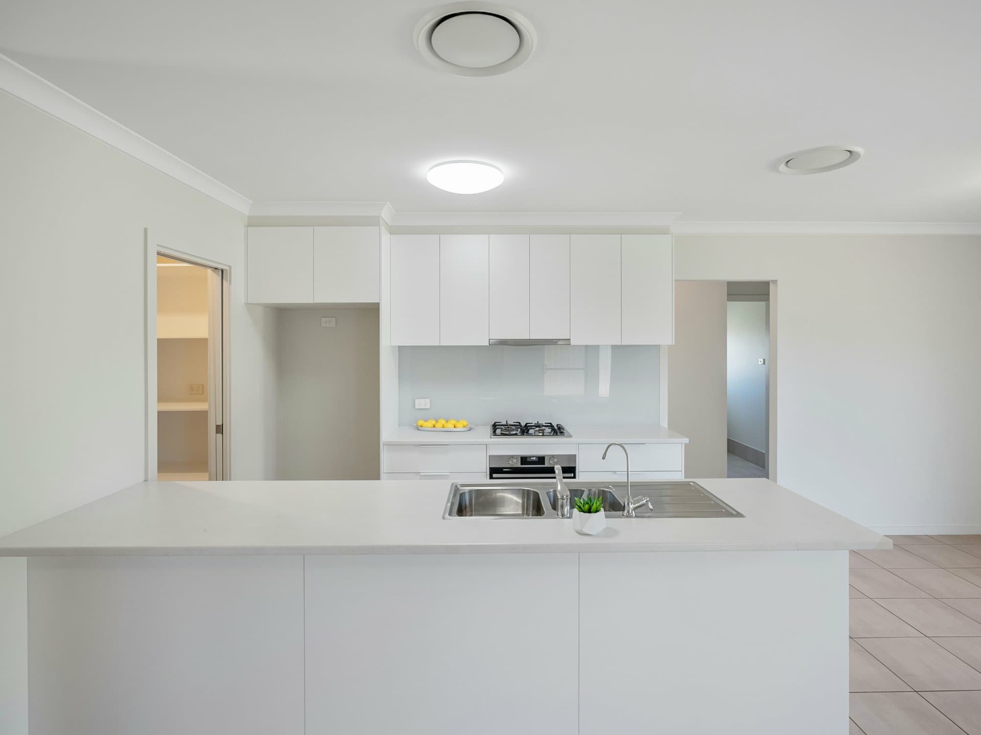 77 Hillam Drive, Griffith, Griffith - Thumbnail 4