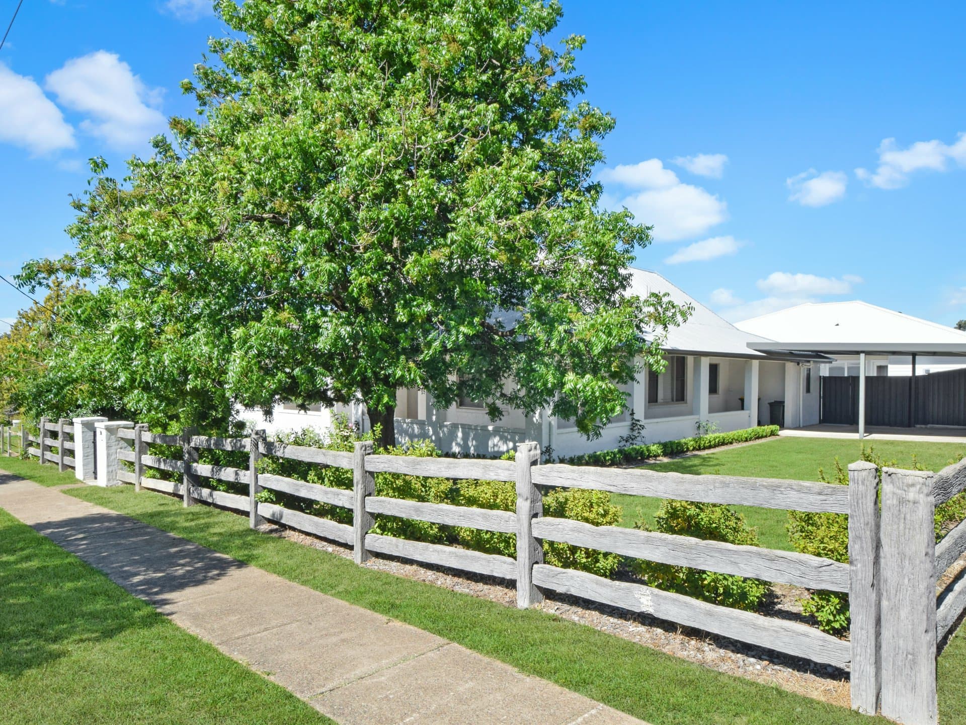 36 Thornhill Street, Young, Young - Thumbnail 2