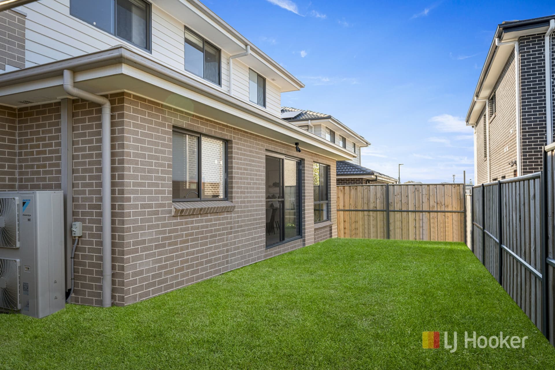 4 Bavarian Street, Box Hill, Box Hill - Thumbnail 2