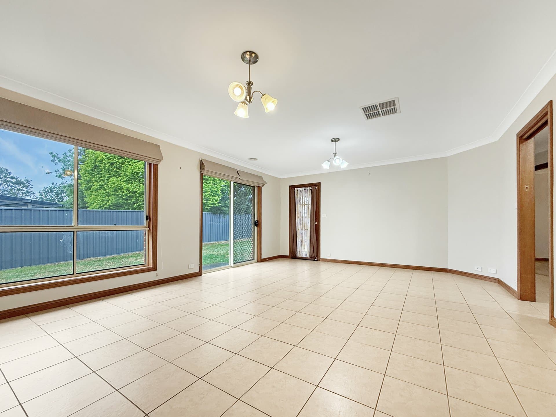 30 Dwyer Drive, Young, Young - Thumbnail 5