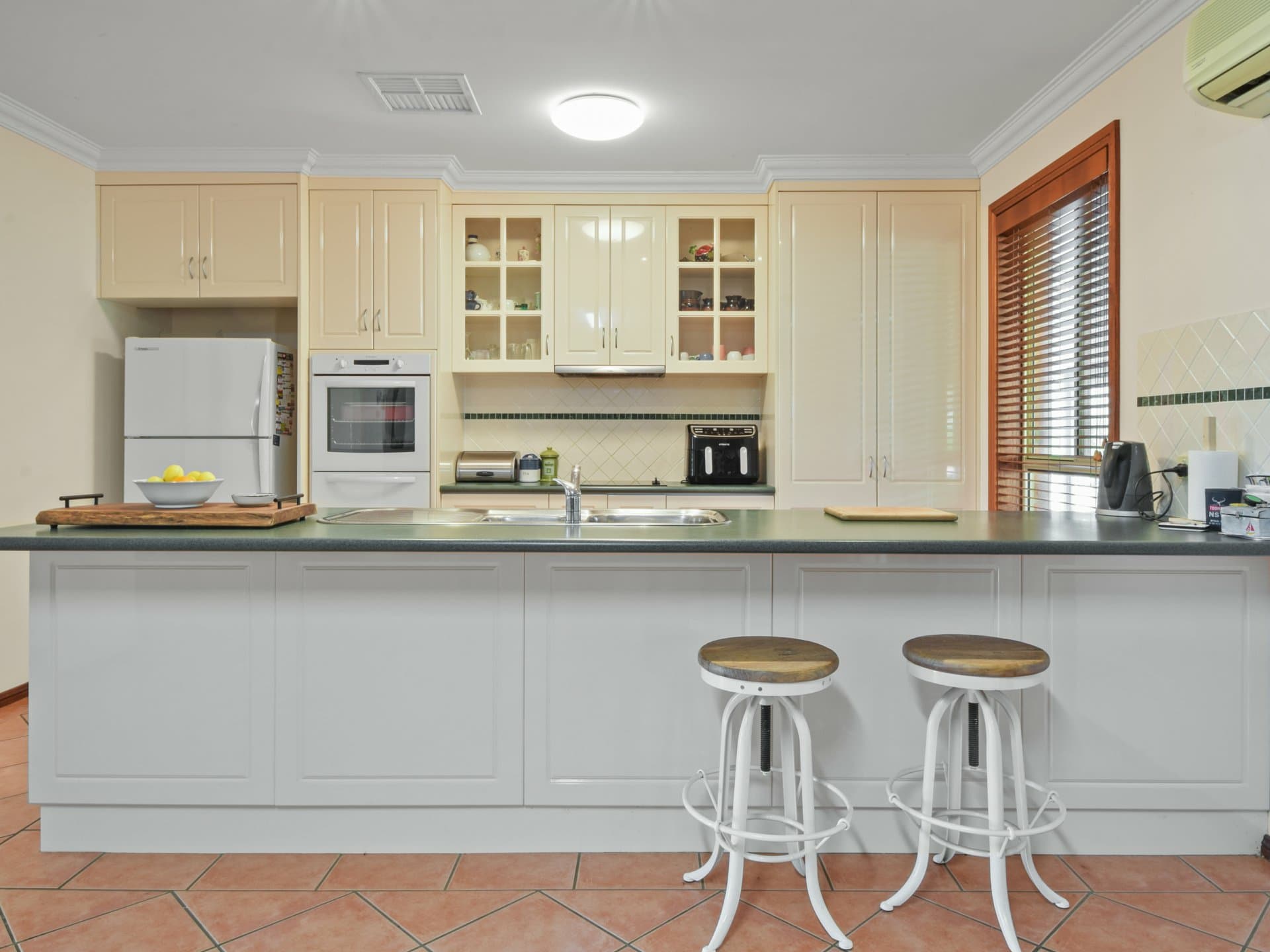 1395 Kingsvale Rd, Young, Young - Thumbnail 5