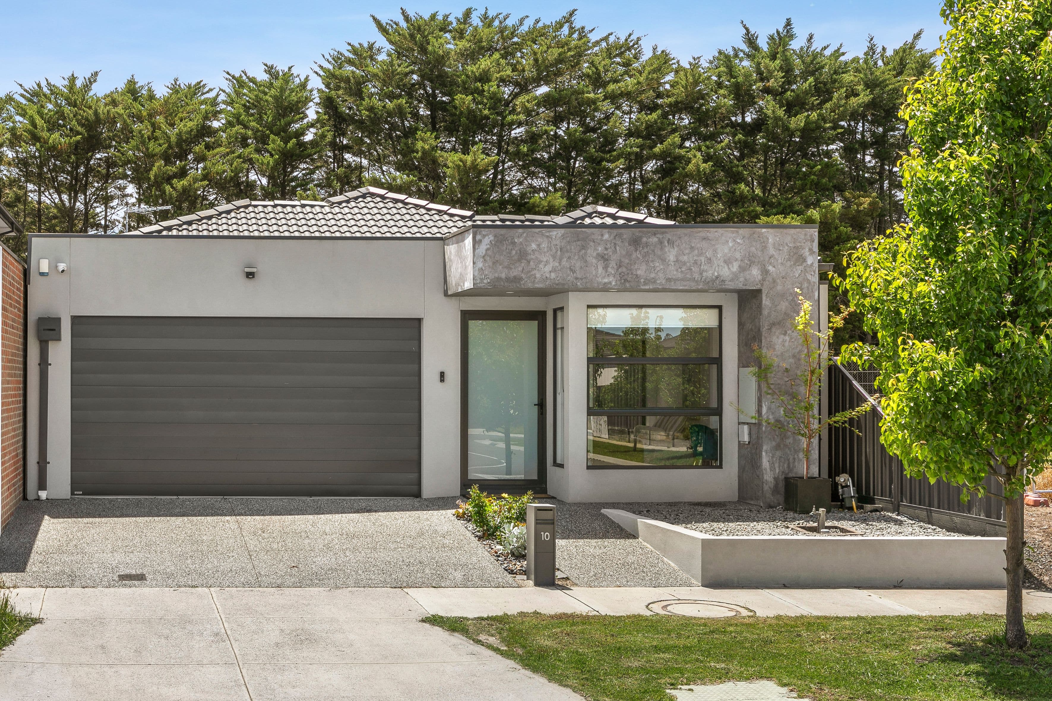10 Navana Court, Greenvale - Image 1