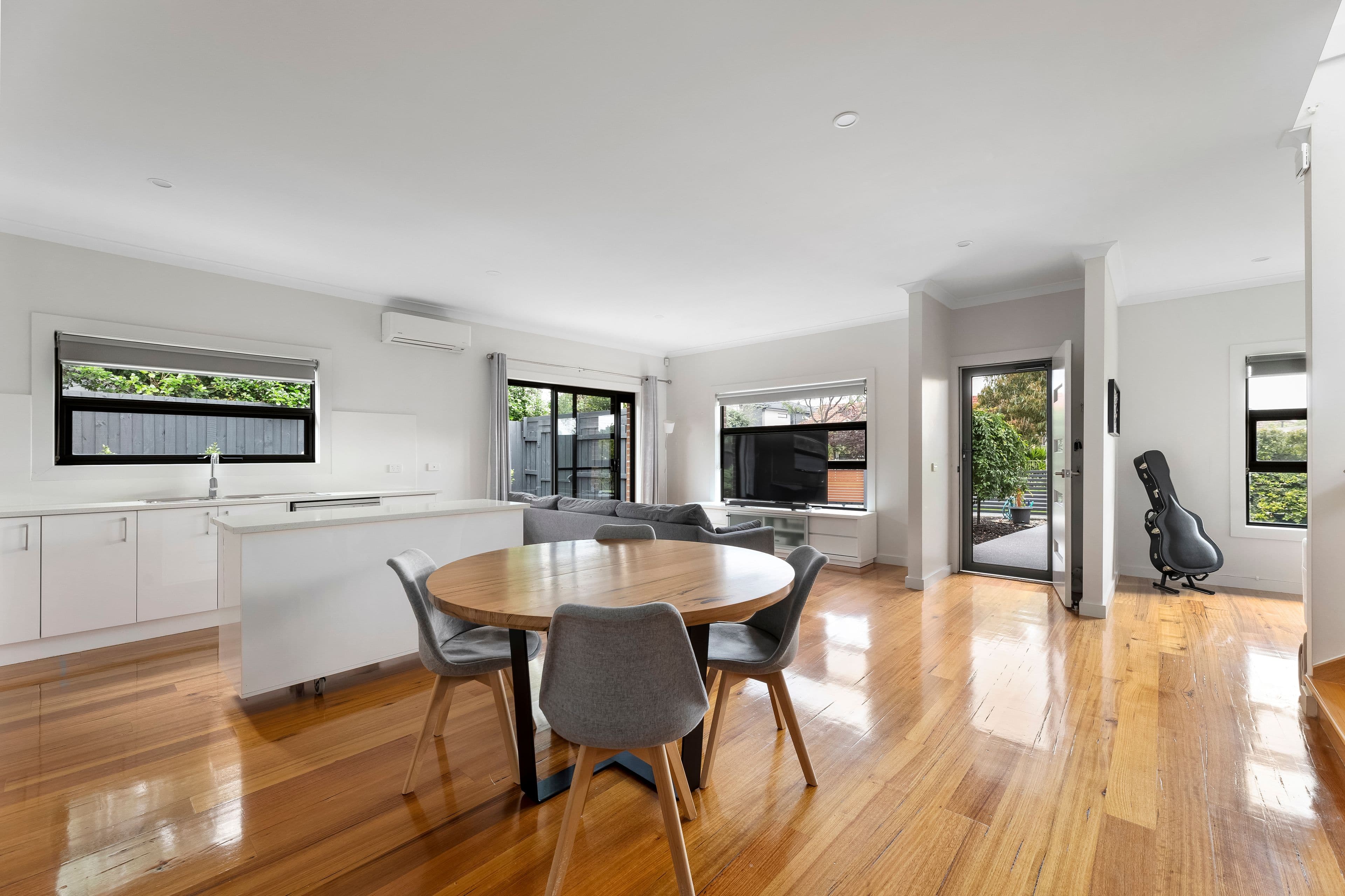 21 Eisenhower Street , Reservoir VIC 3073, Reservoir - Thumbnail 7