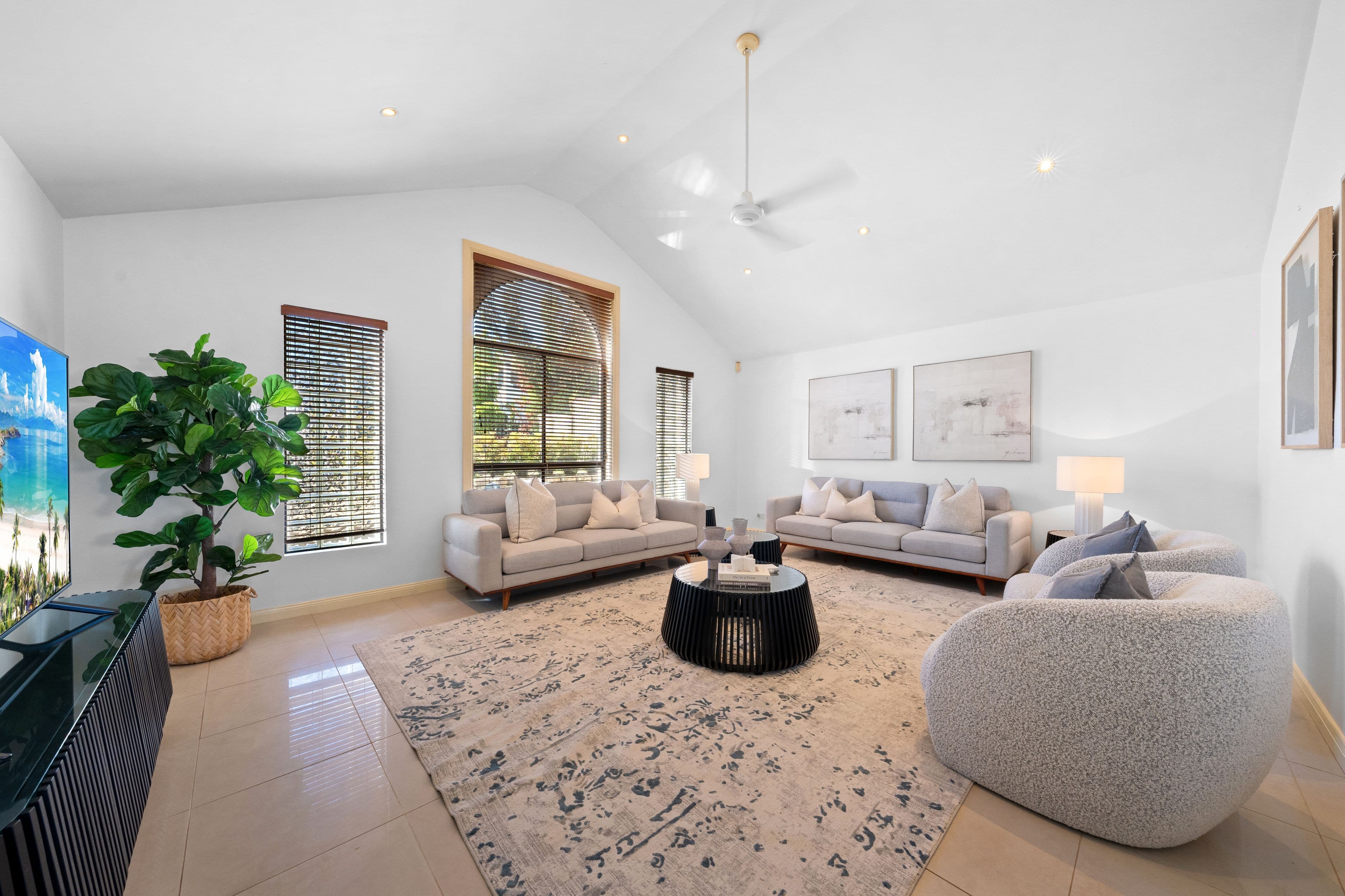 18 Orleans Circuit, Cecil Hills - Thumbnail 2