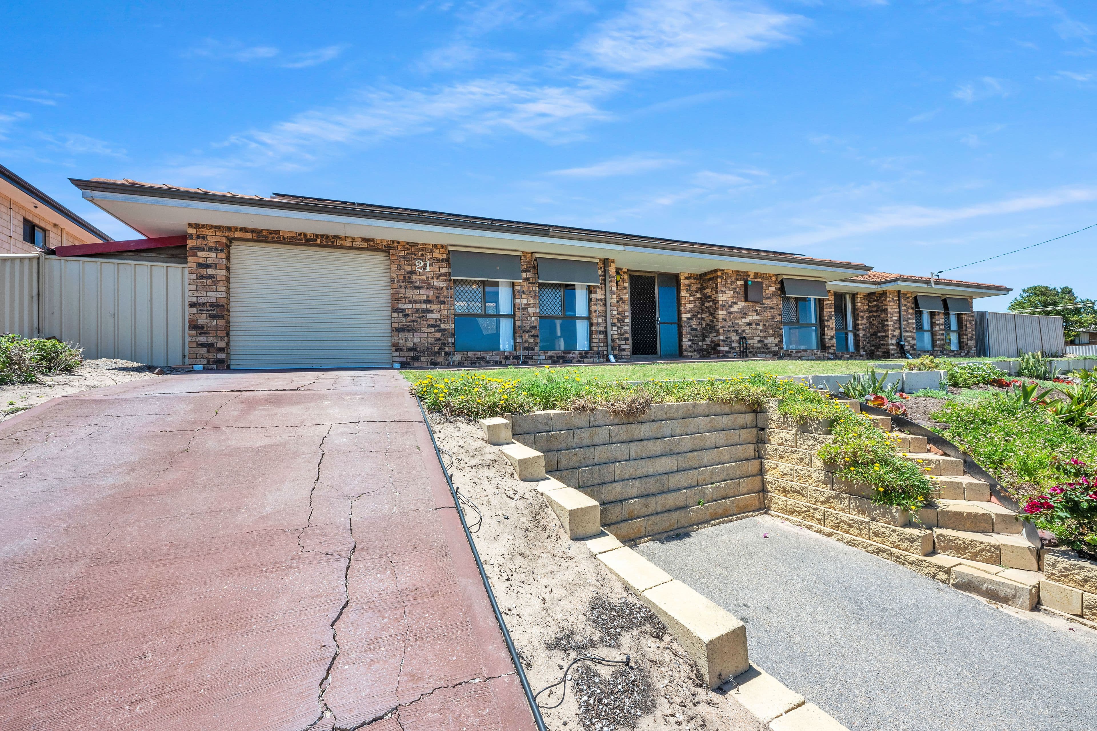 21 Glenview Street , Mount Tarcoola WA 6530, Mount Tarcoola - Thumbnail 2