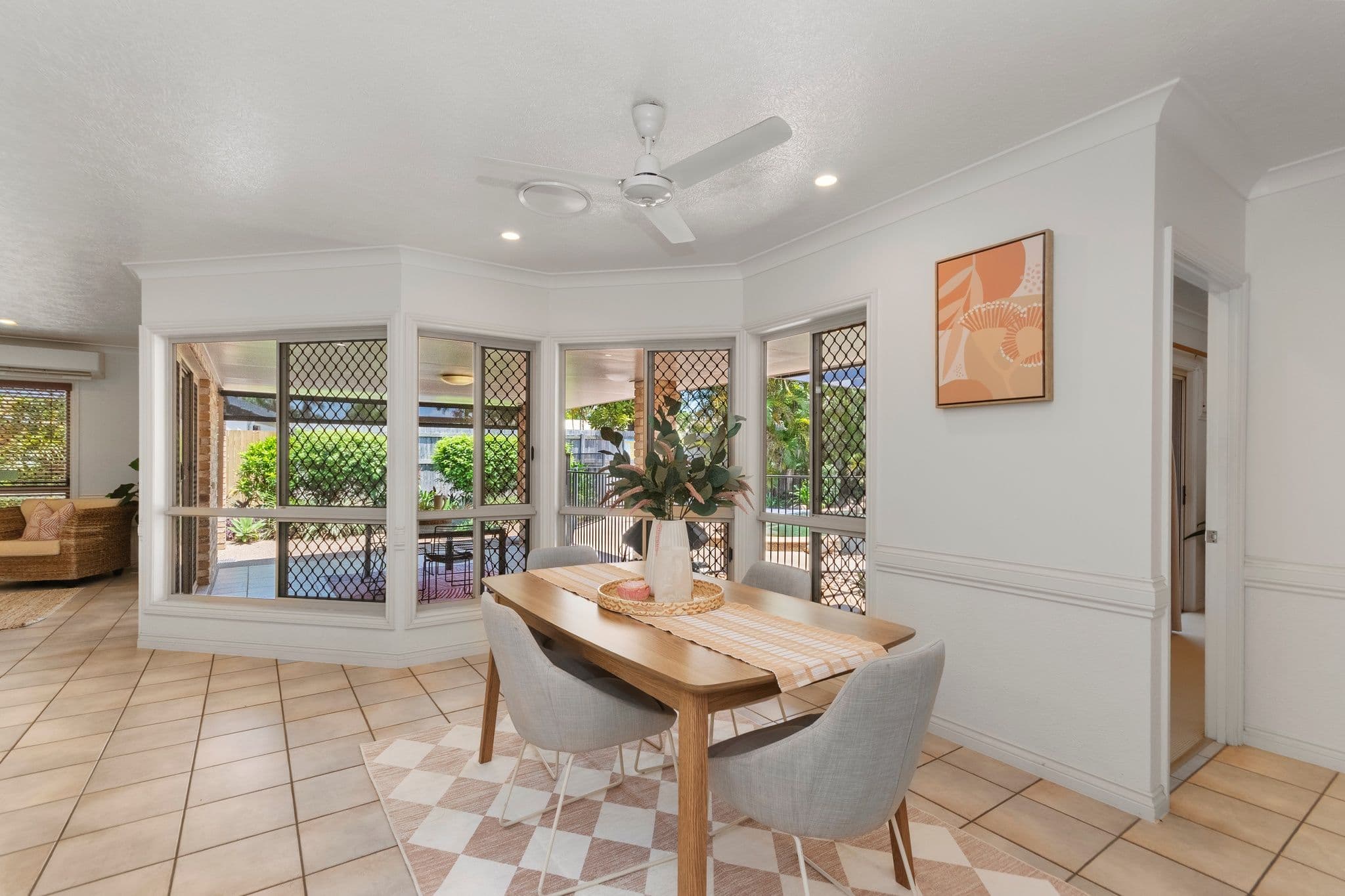9 Kamaran Court, Annandale - Thumbnail 5