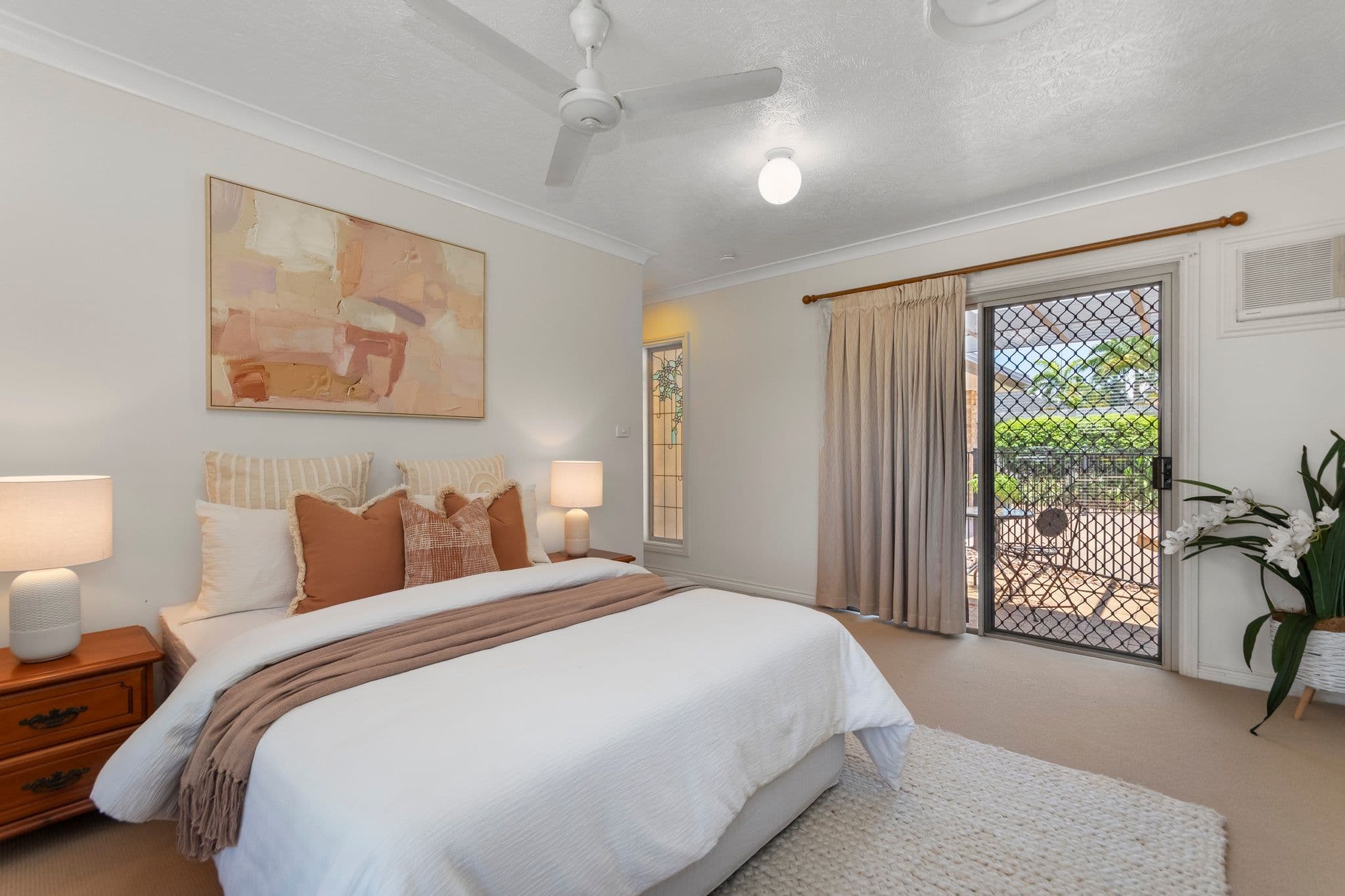 9 Kamaran Court, Annandale - Thumbnail 7