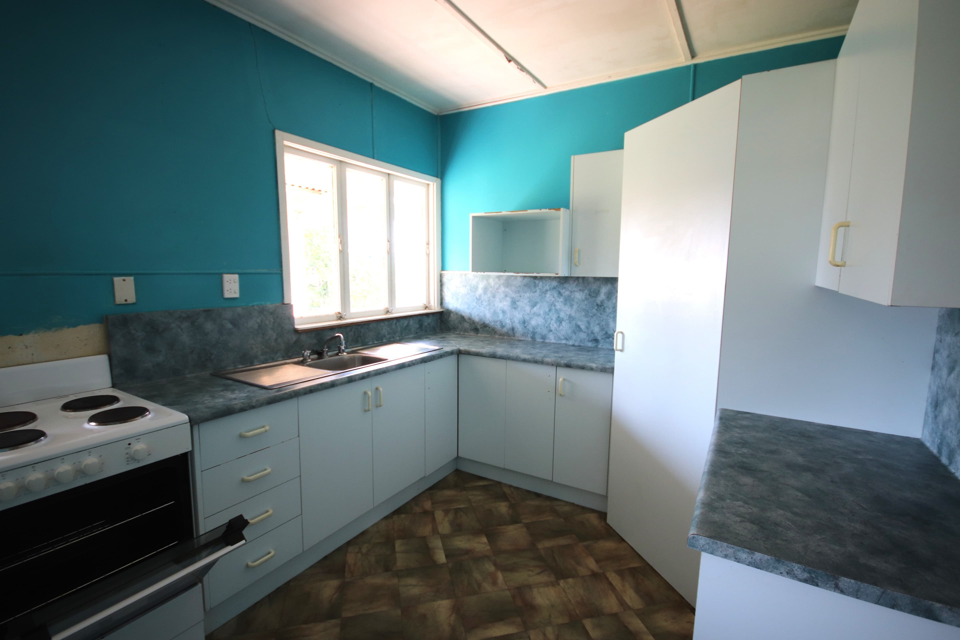 6 Stockman Street , Eidsvold QLD 4627, Eidsvold - Thumbnail 2