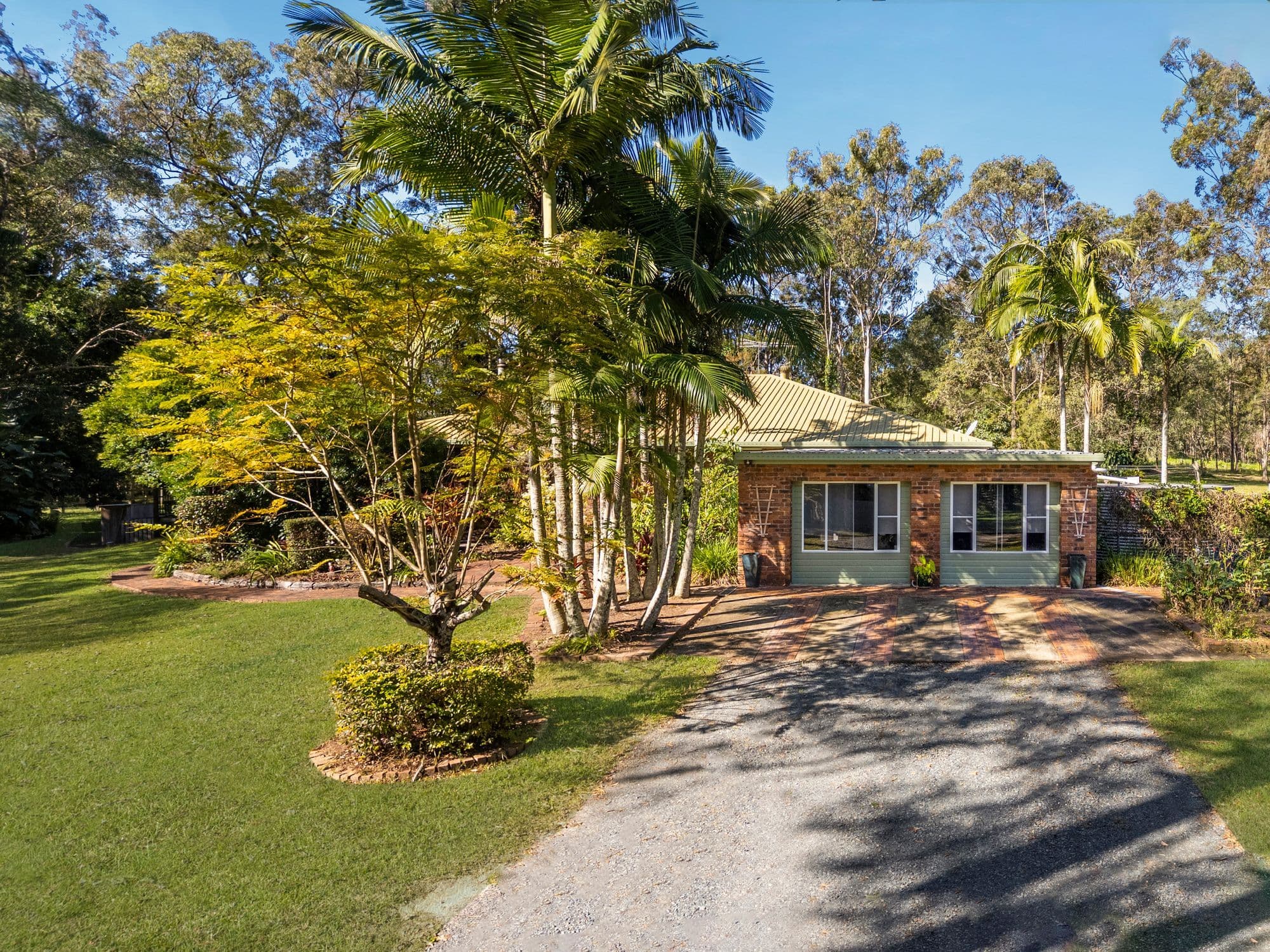34 Lagoon Road, Carbrook - Thumbnail 2