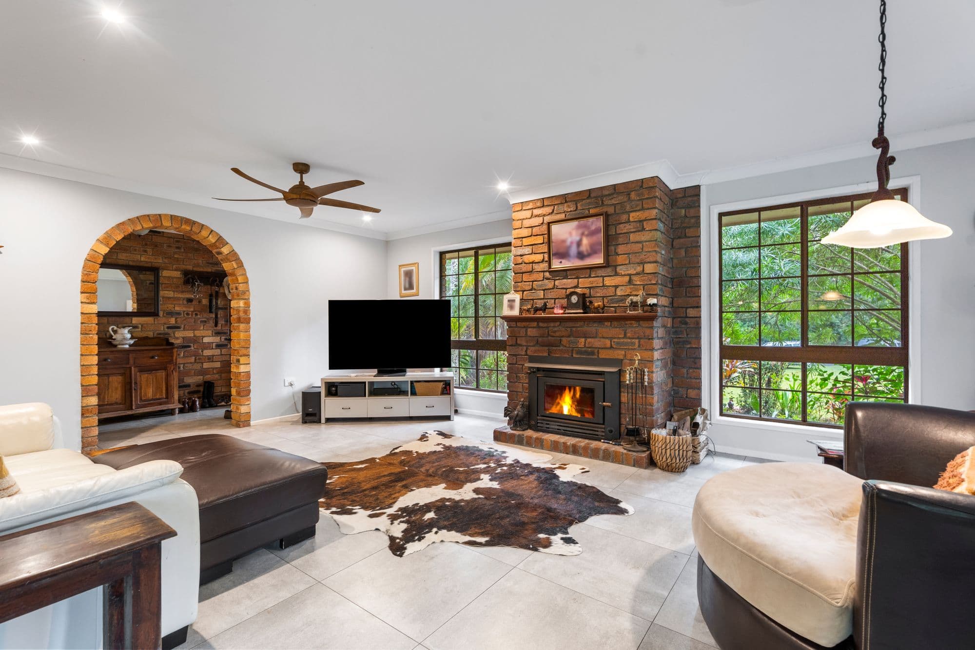 34 Lagoon Road, Carbrook - Thumbnail 3