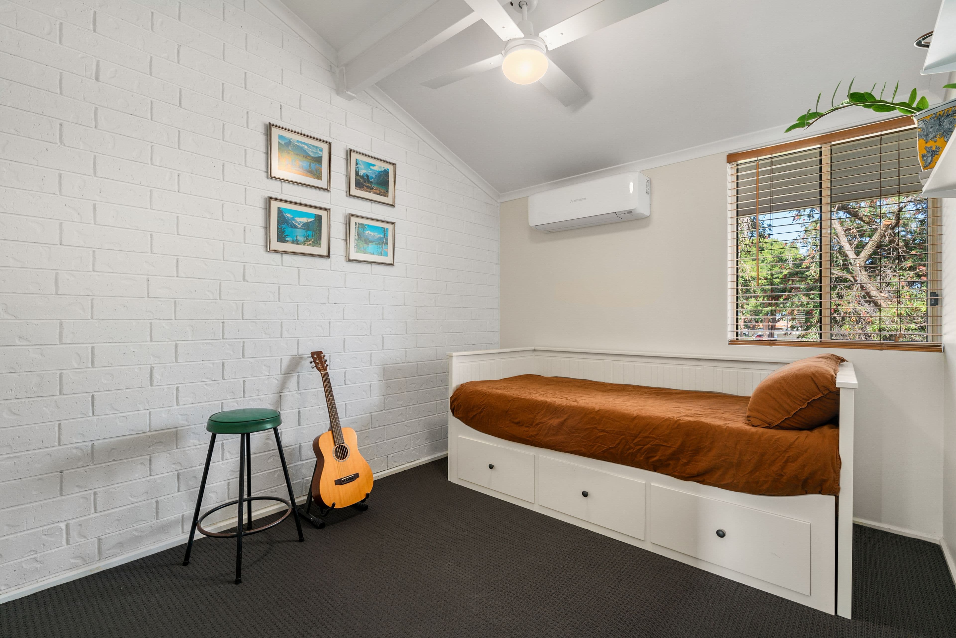 18 Township Road, Marion - Thumbnail 8