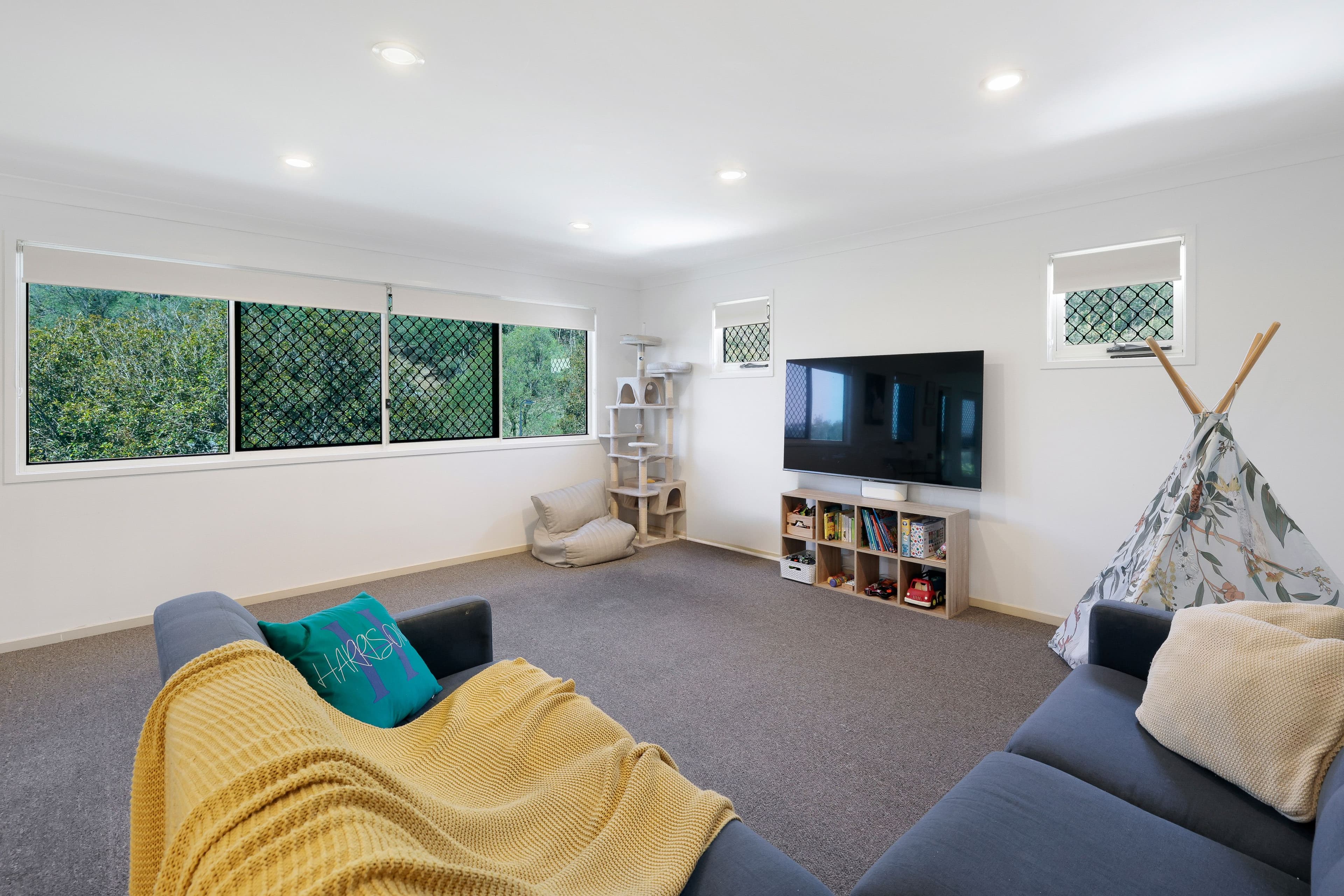 27 Elkins Street , Pacific Pines QLD 4211, Pacific Pines - Thumbnail 7
