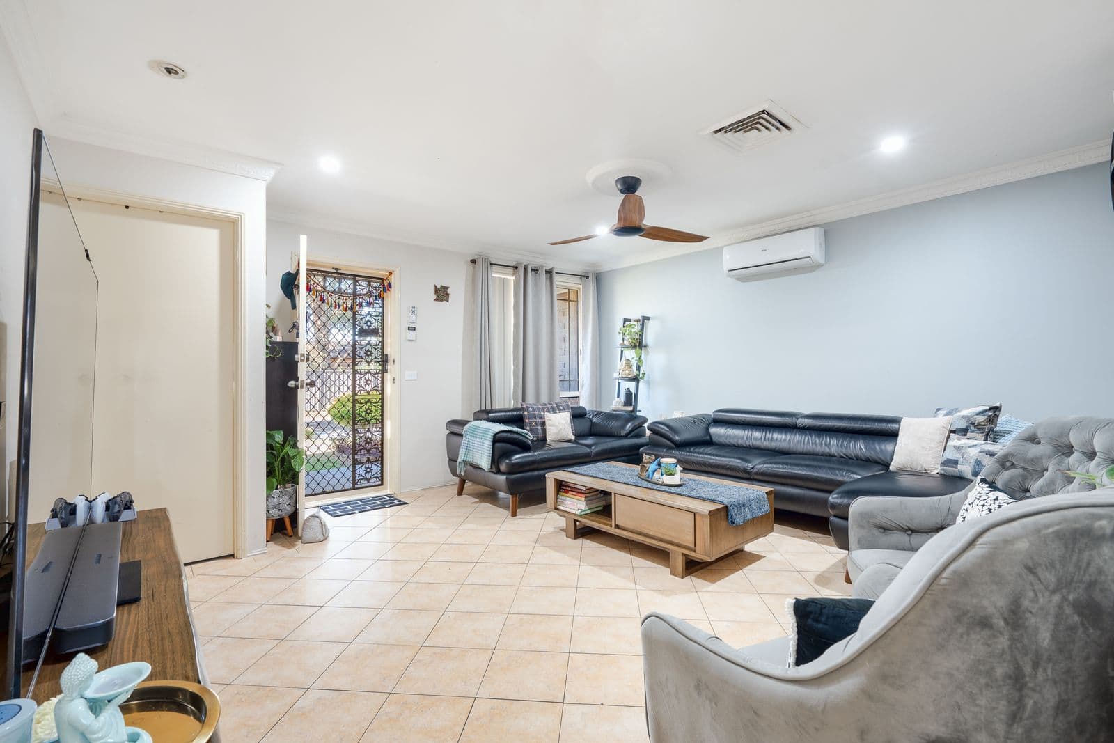 16 Samantha Crescent , Glendenning NSW 2761, Glendenning - Thumbnail 2