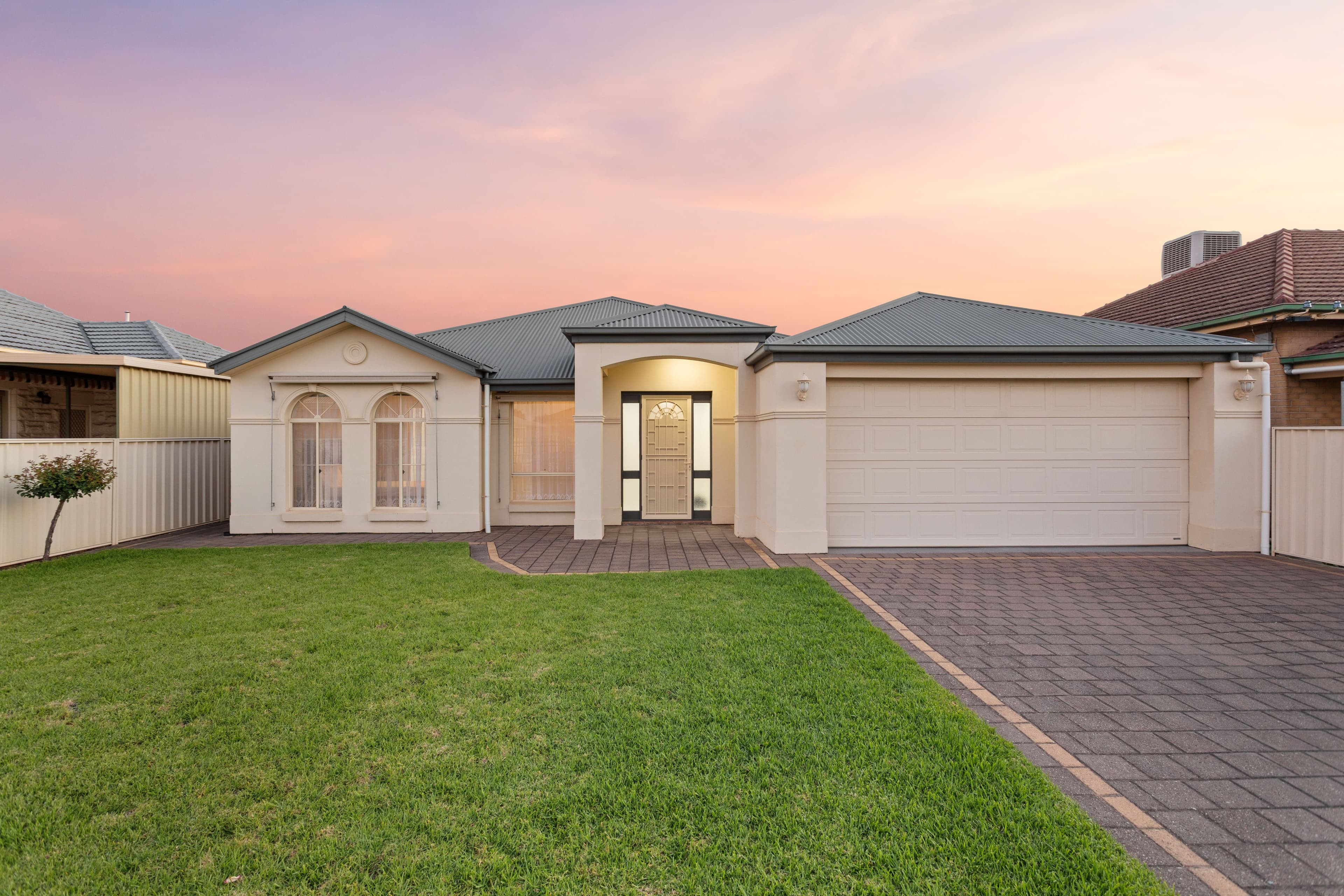 27 Galway Street, Kilburn - Image 1