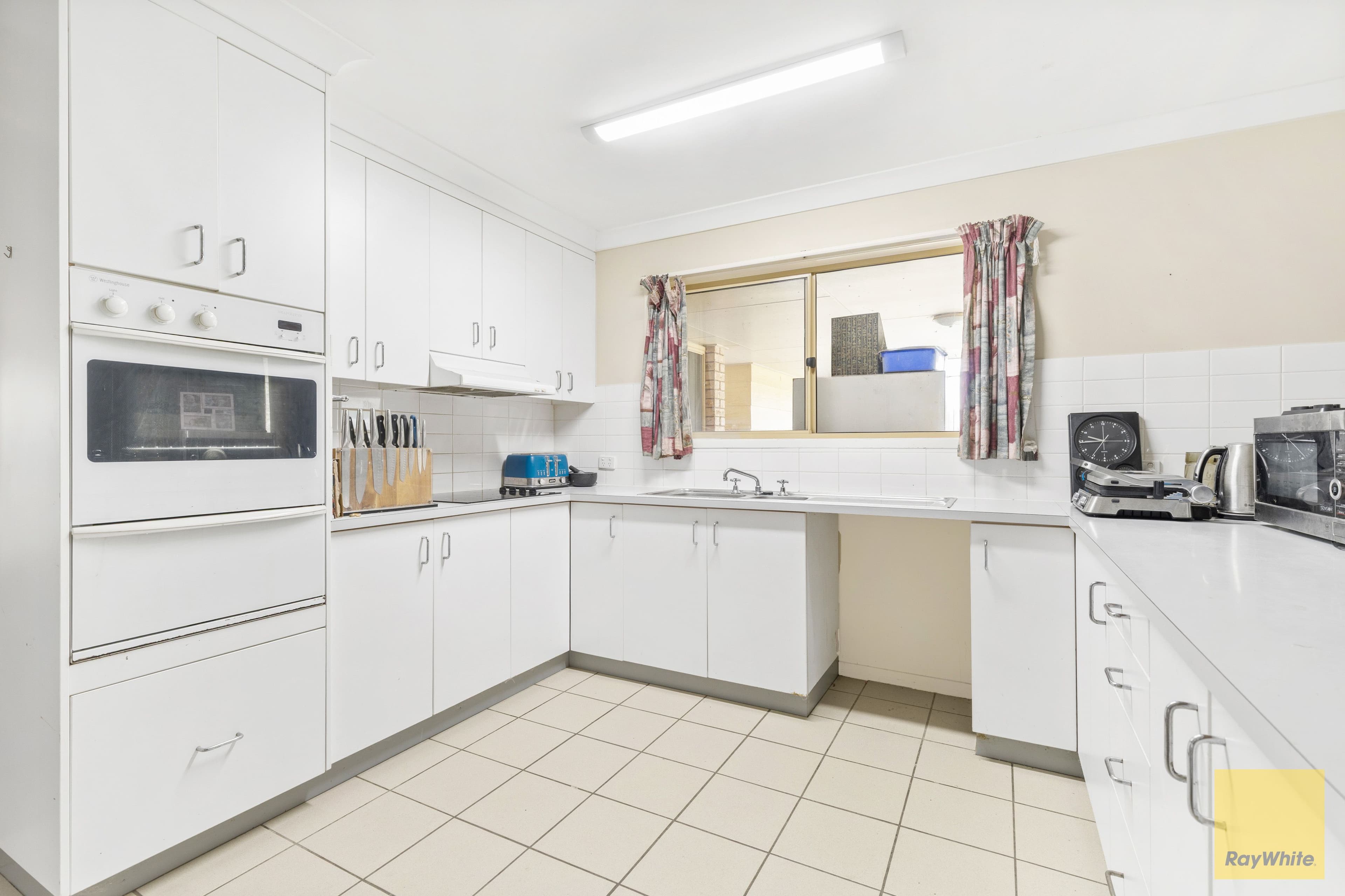 2A Sharlyn Crescent , Emerald QLD 4720, Emerald - Thumbnail 4