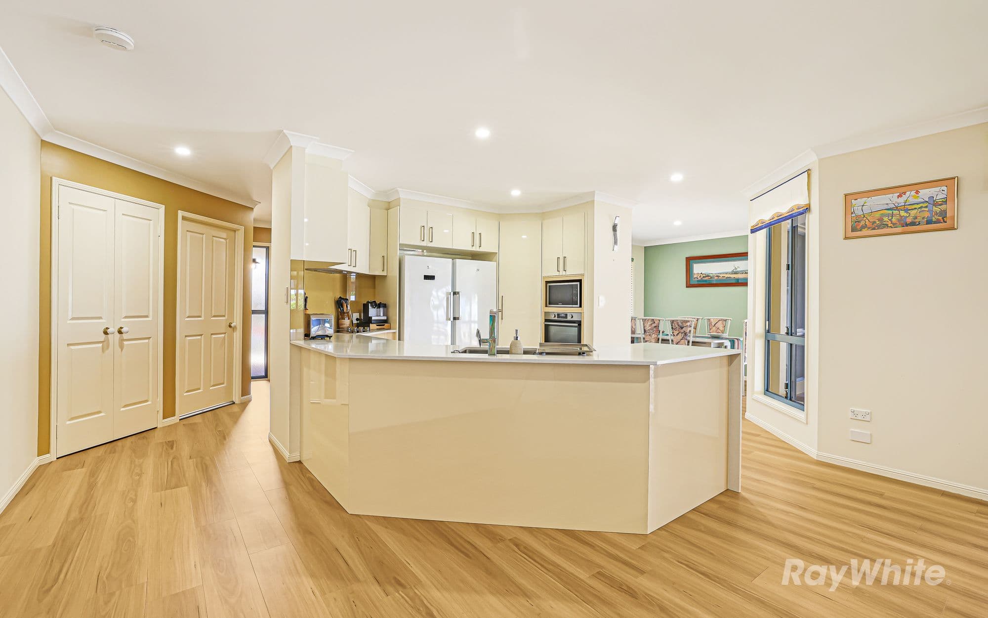 202 Barolin Esplanade , Coral Cove QLD 4670, Coral Cove - Thumbnail 6