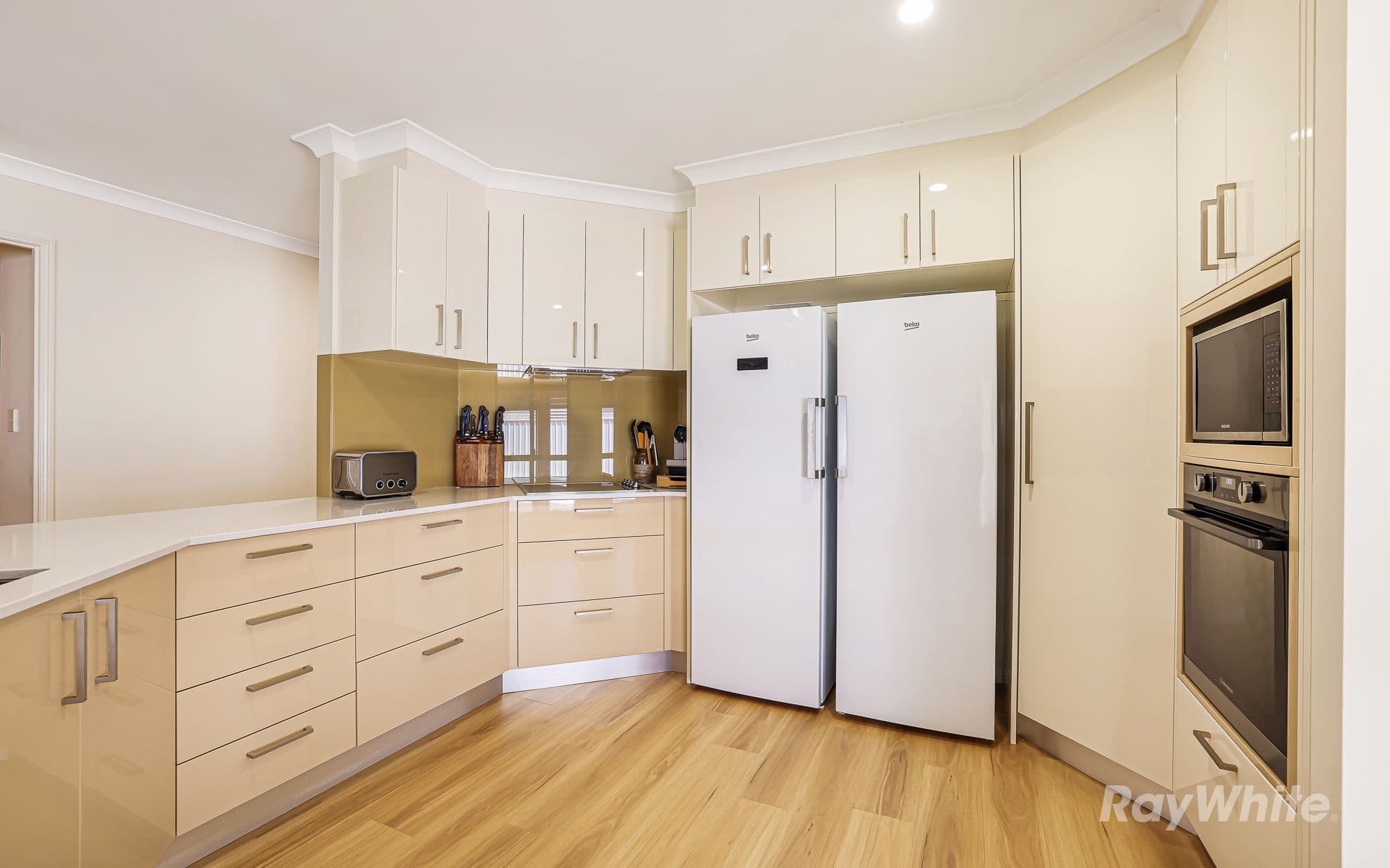 202 Barolin Esplanade , Coral Cove QLD 4670, Coral Cove - Thumbnail 7