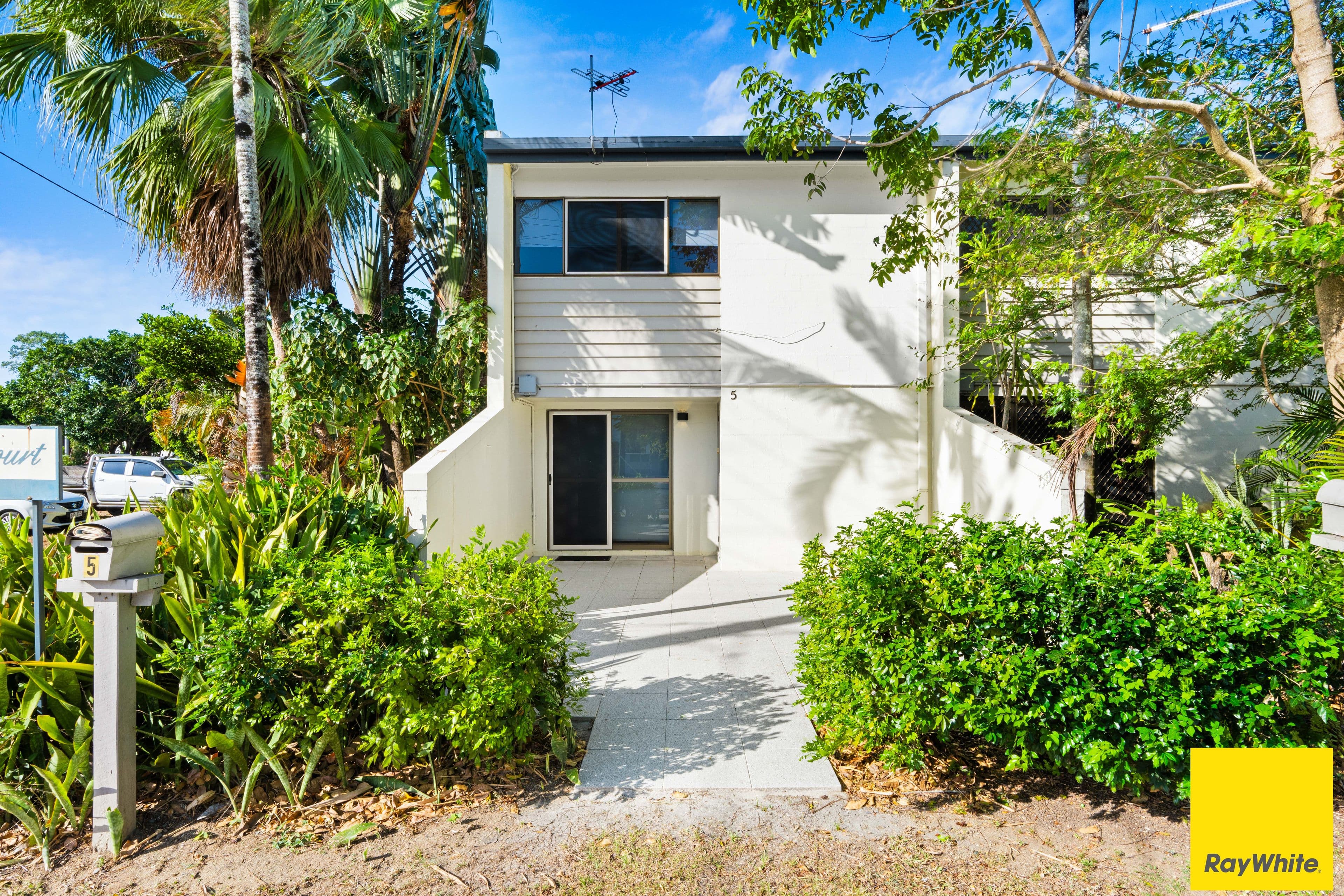 98-100 Martyn Street , Parramatta Park QLD 4870, Parramatta Park - Image 1