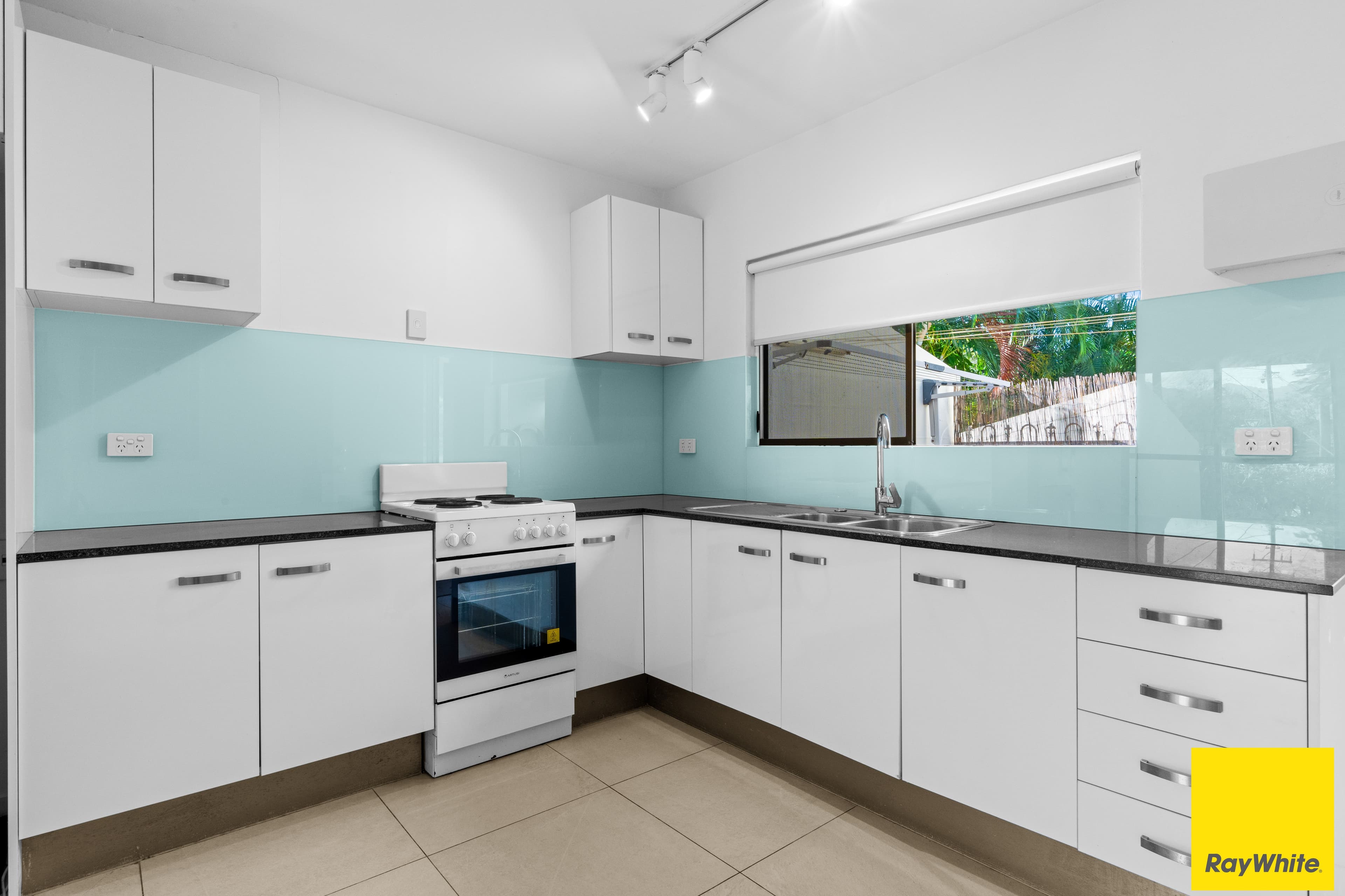98-100 Martyn Street , Parramatta Park QLD 4870, Parramatta Park - Thumbnail 4