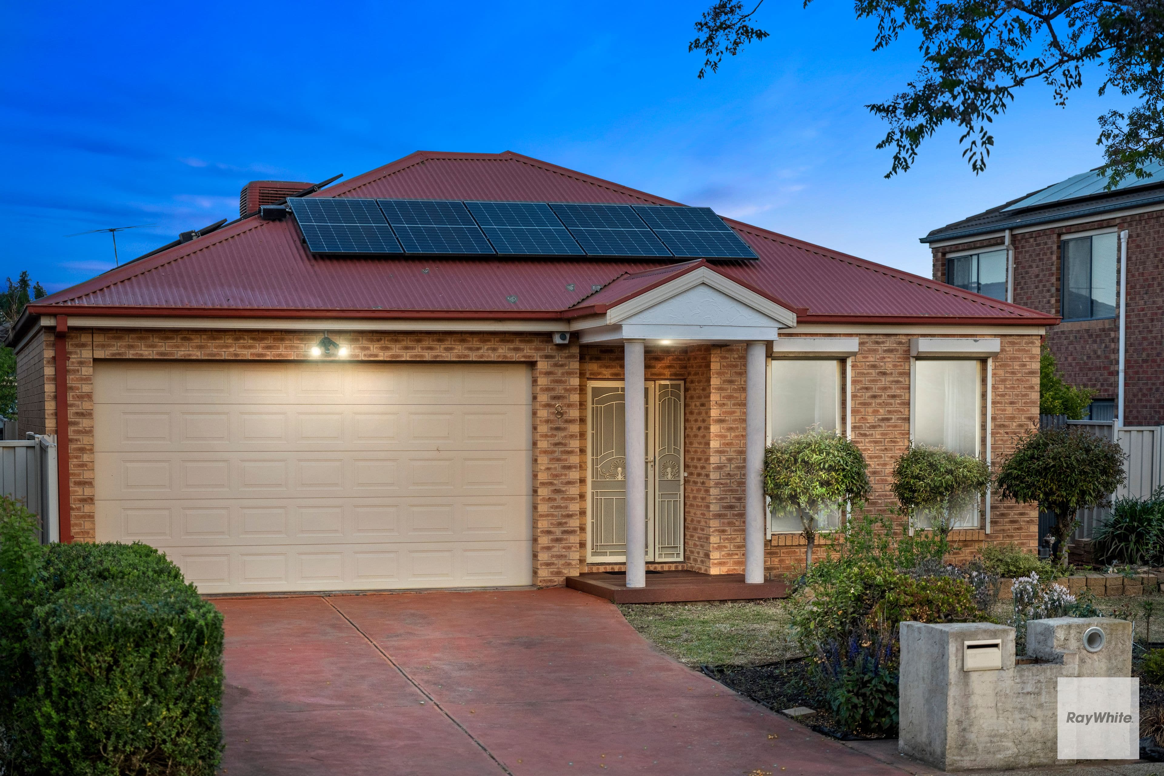 8 Waranga Close , Caroline Springs VIC 3023, Caroline Springs - Thumbnail 2
