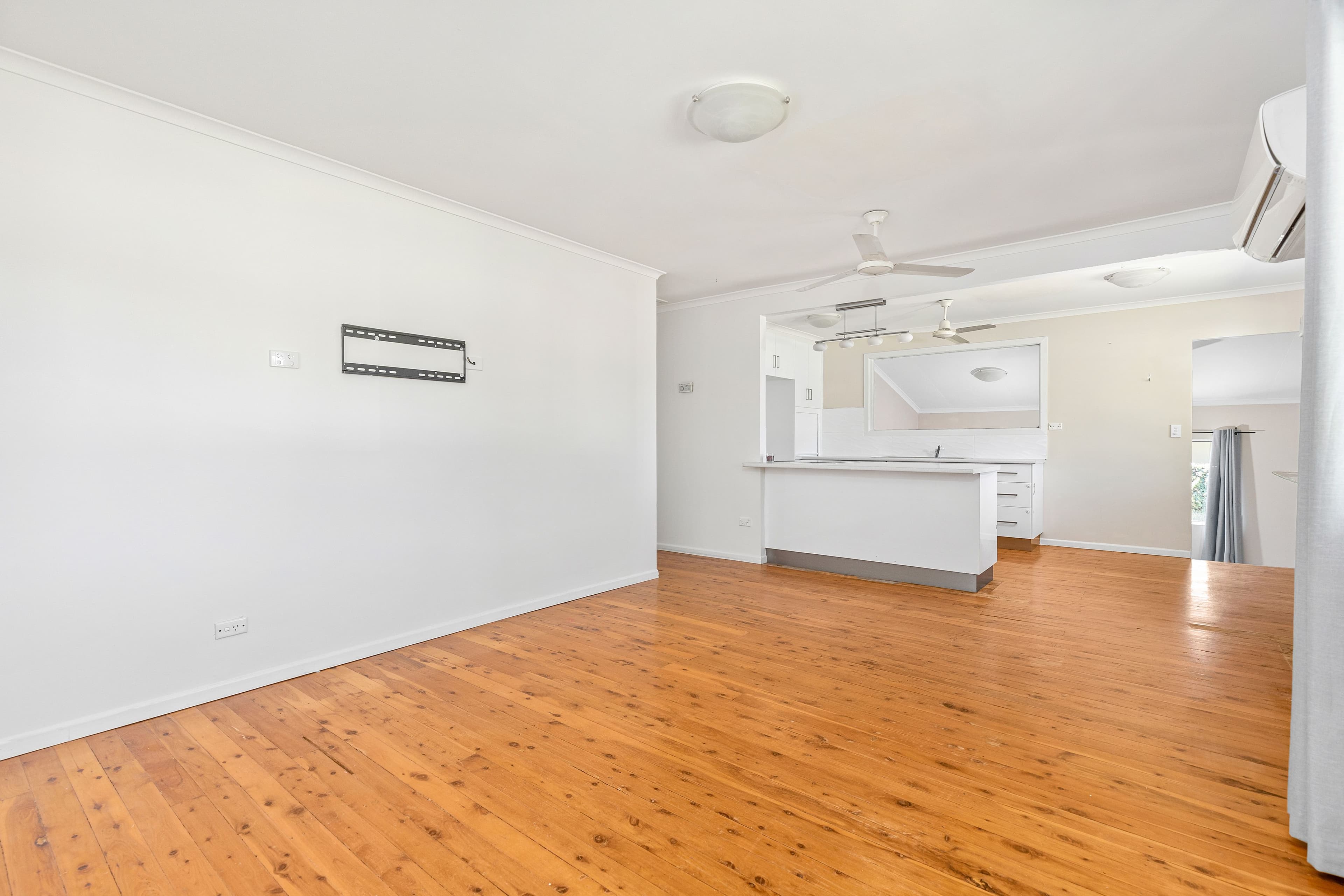 23 Diamond Avenue , Emerald QLD 4720, Emerald - Thumbnail 7