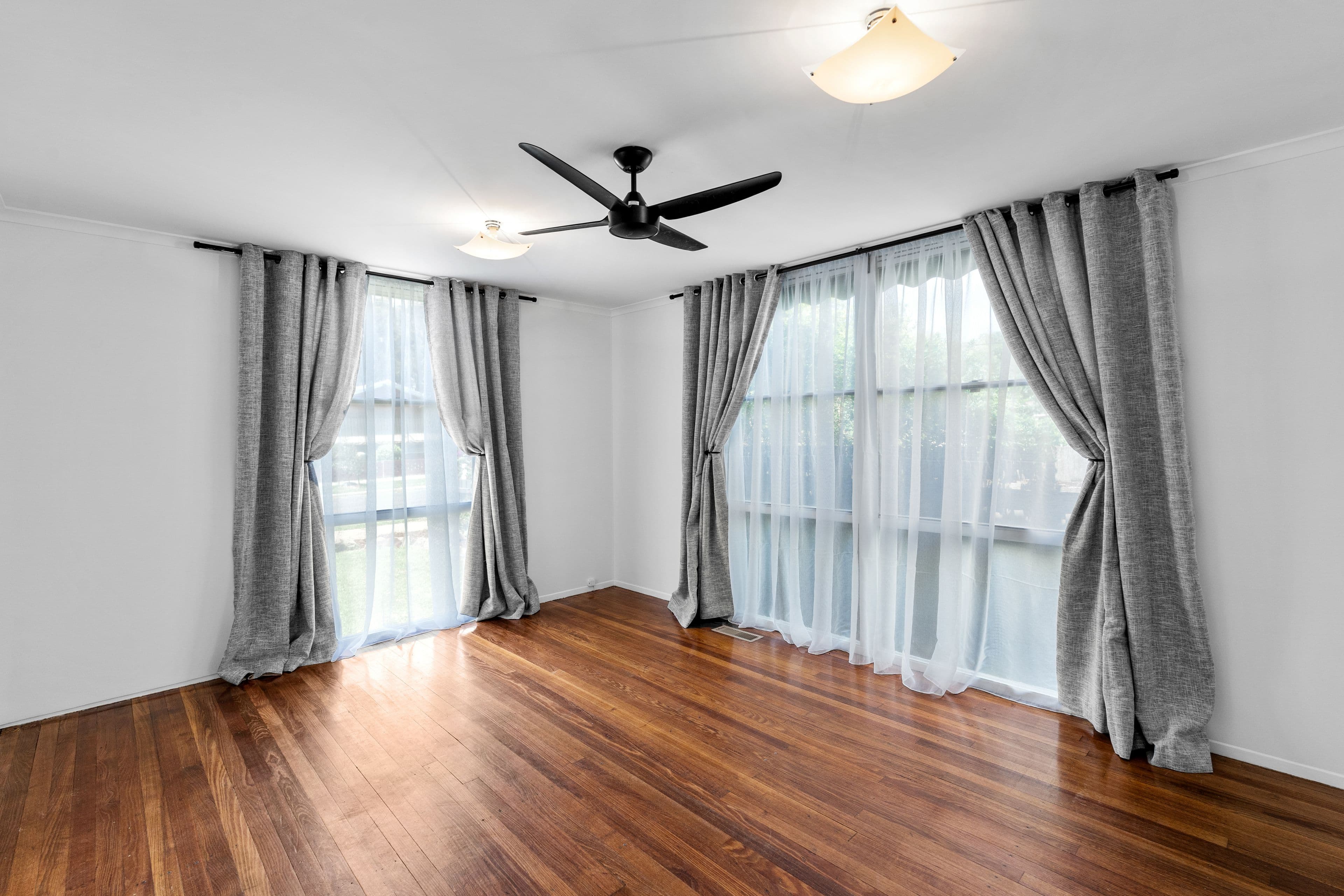 33 Martindale Crescent , Seymour VIC 3660, Seymour - Thumbnail 2
