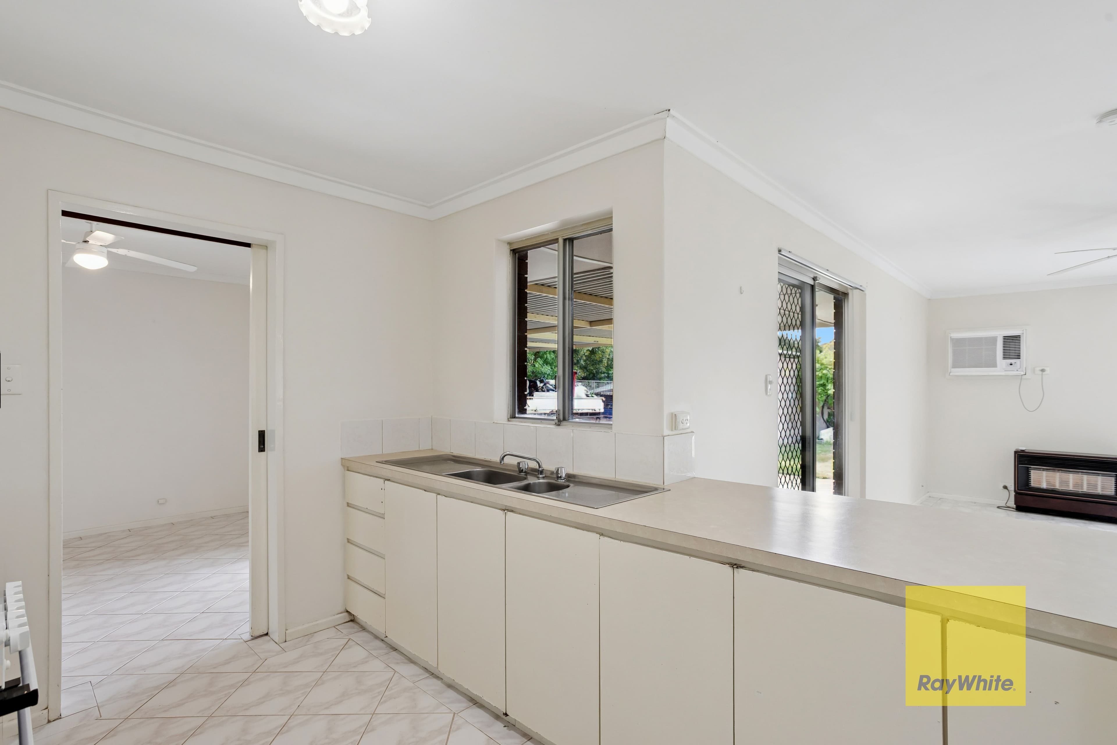 49 Mallee Way , Forrestfield WA 6058, Forrestfield - Thumbnail 7