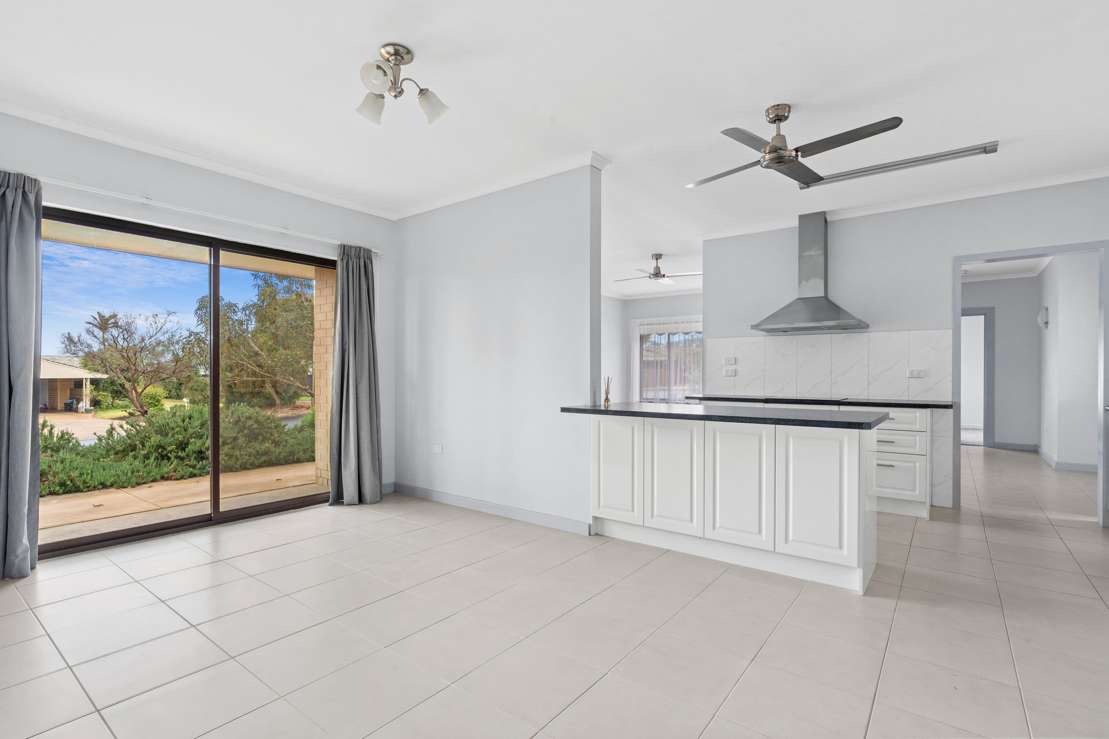 9 Hilltop Drive , Loxton SA 5333, Loxton - Thumbnail 4