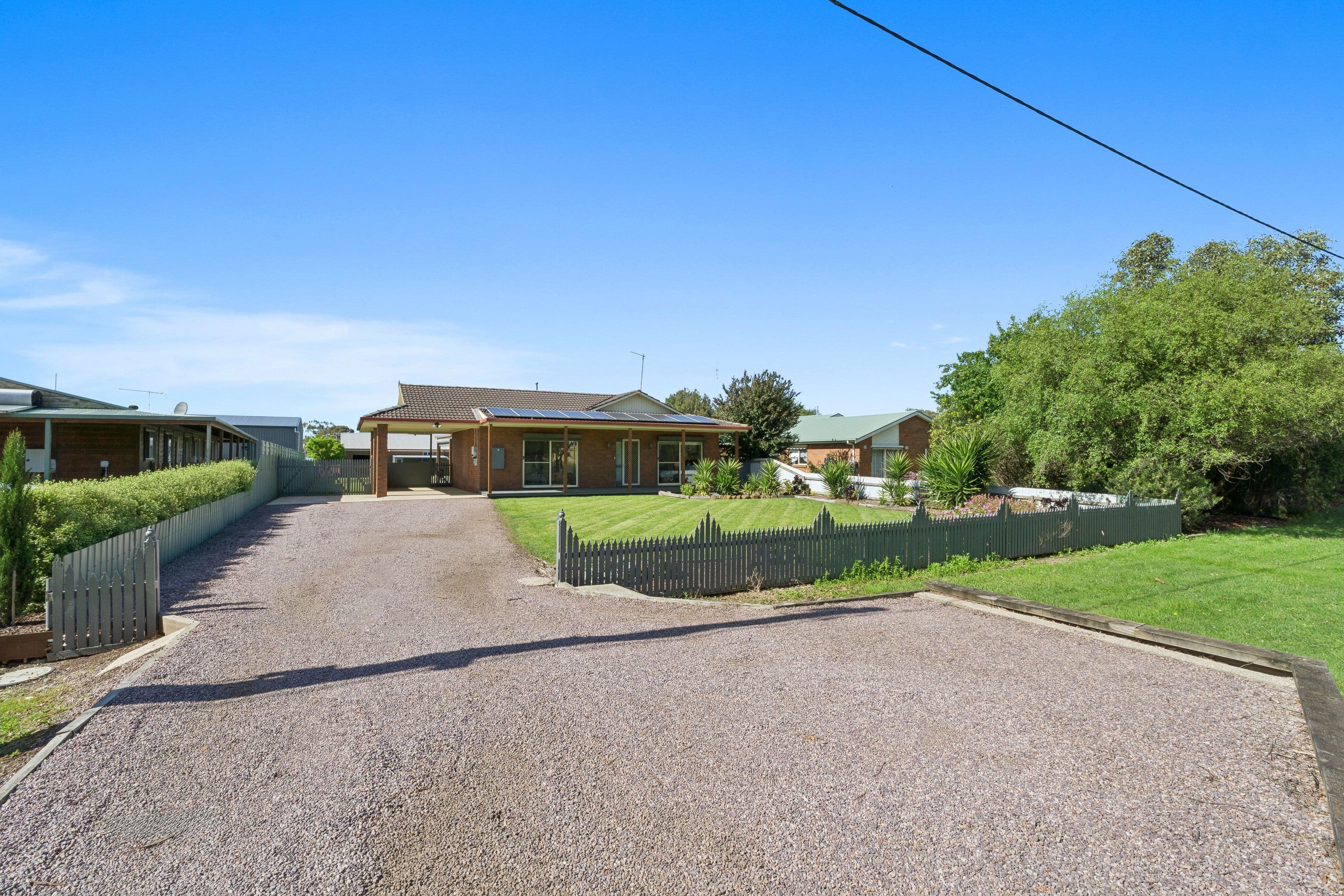 81 Neylon Street , Cobden VIC 3266, Cobden - Thumbnail 2