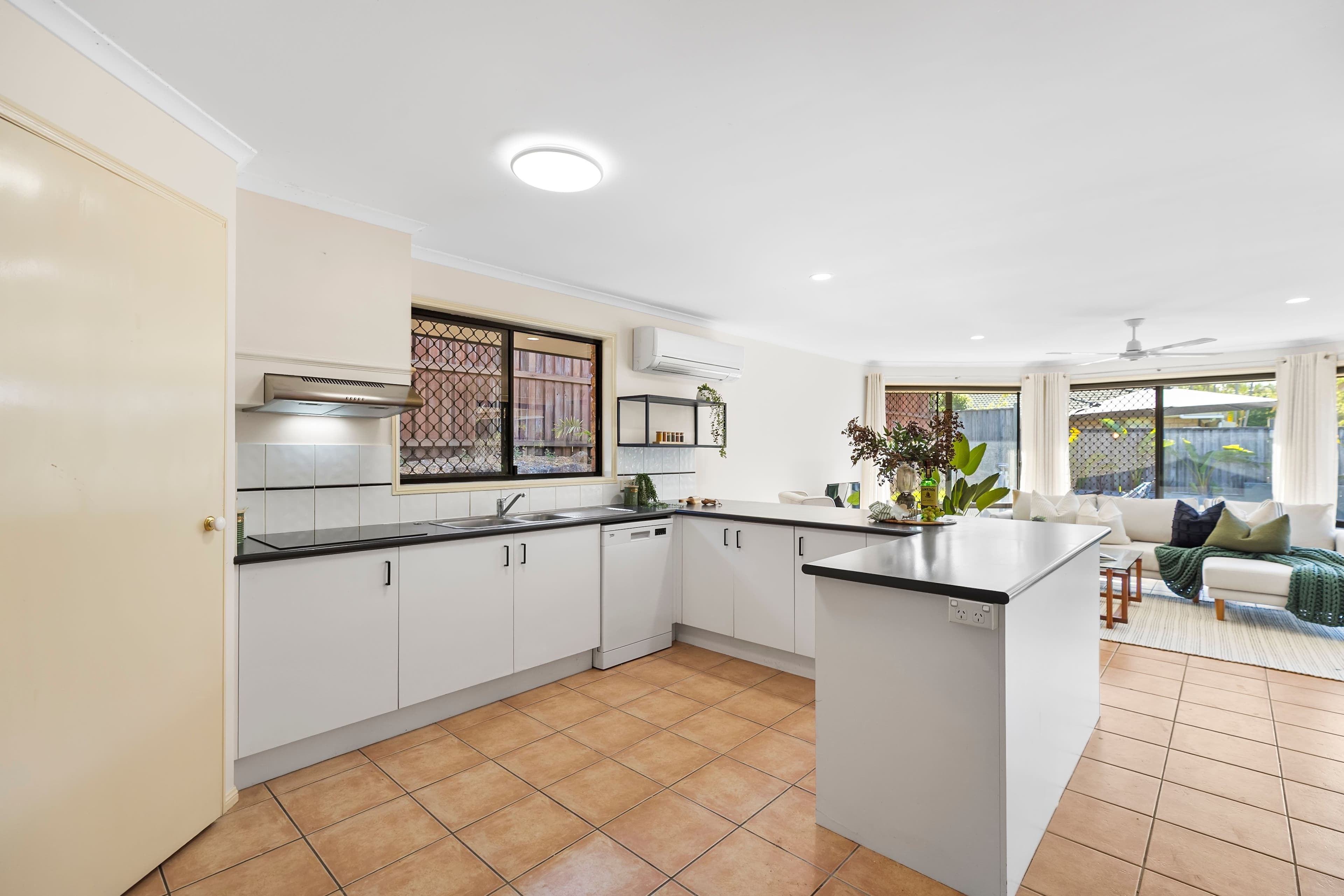 8 Wyellan Place , Upper Kedron QLD 4055, Upper Kedron - Thumbnail 8