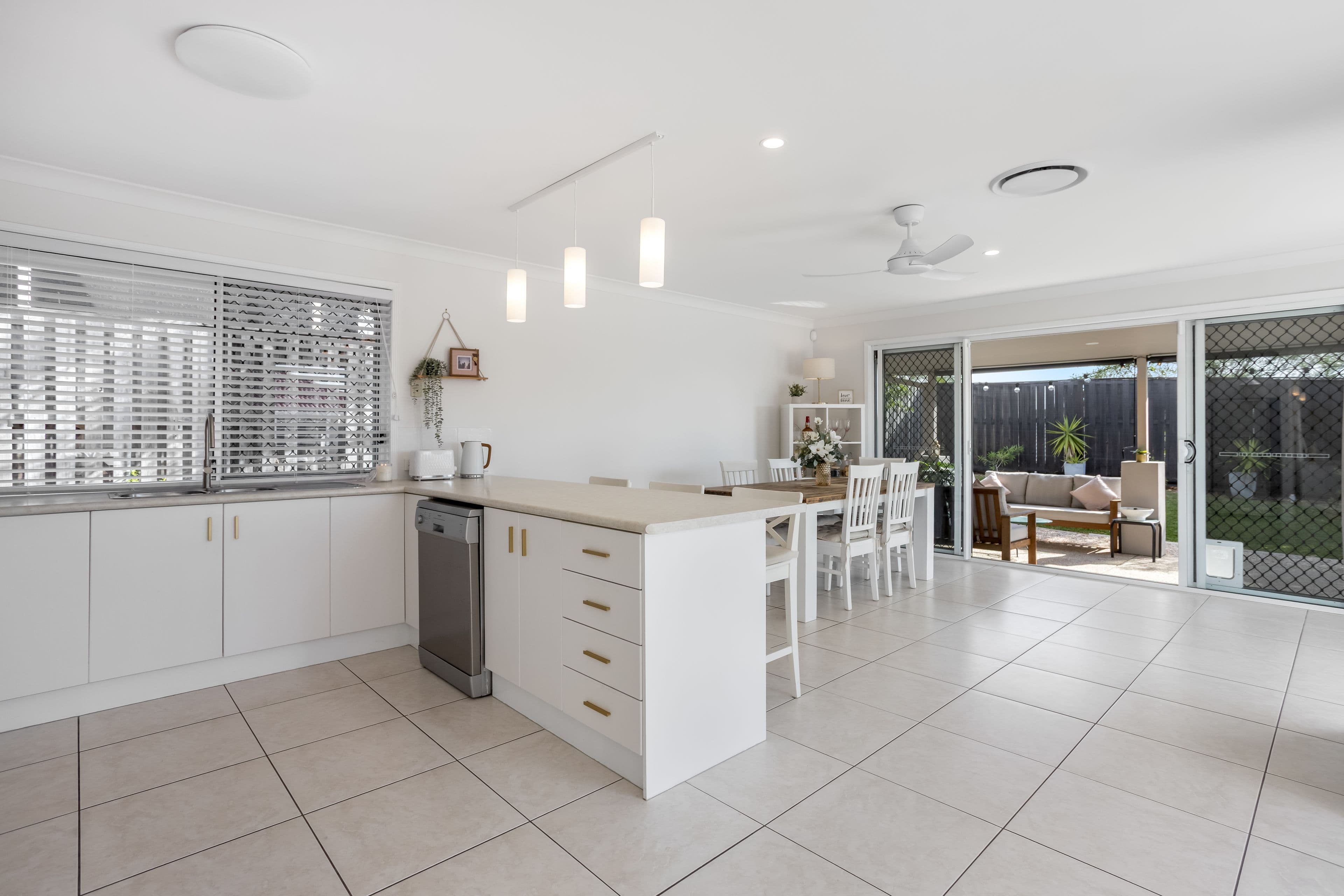 3 Peckham Court , Pacific Pines QLD 4211, Pacific Pines - Thumbnail 7