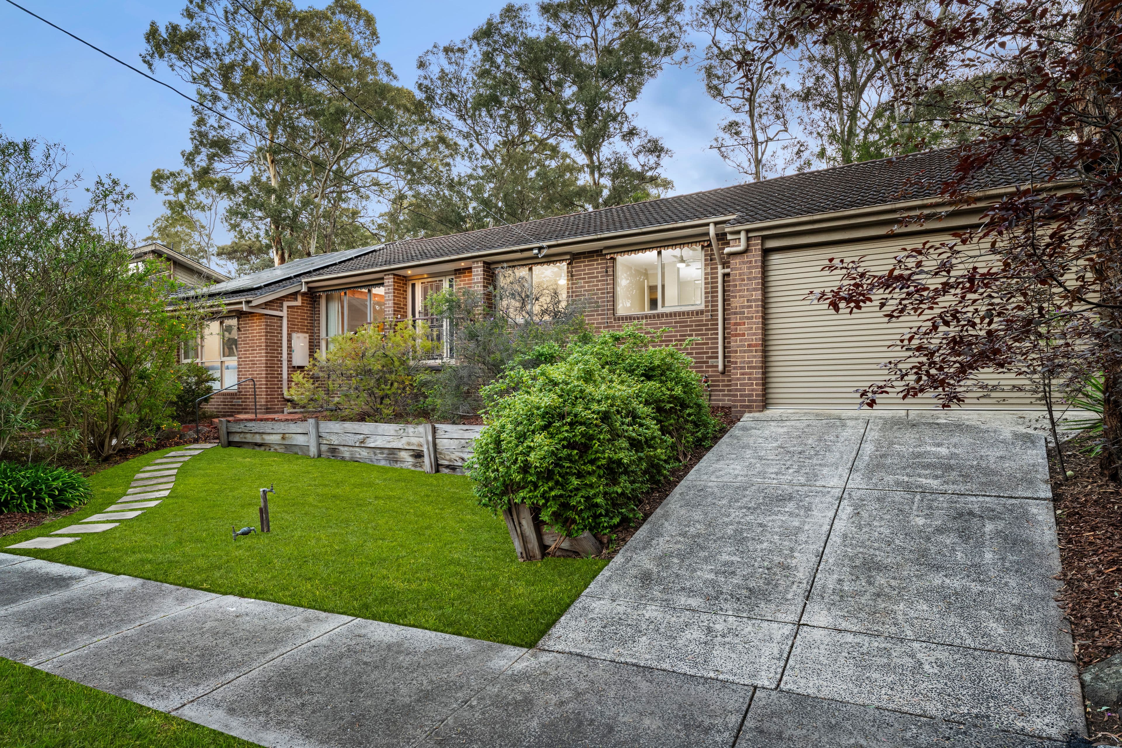 33 Nulgarrah Crescent , Greensborough VIC 3088, Greensborough - Thumbnail 2