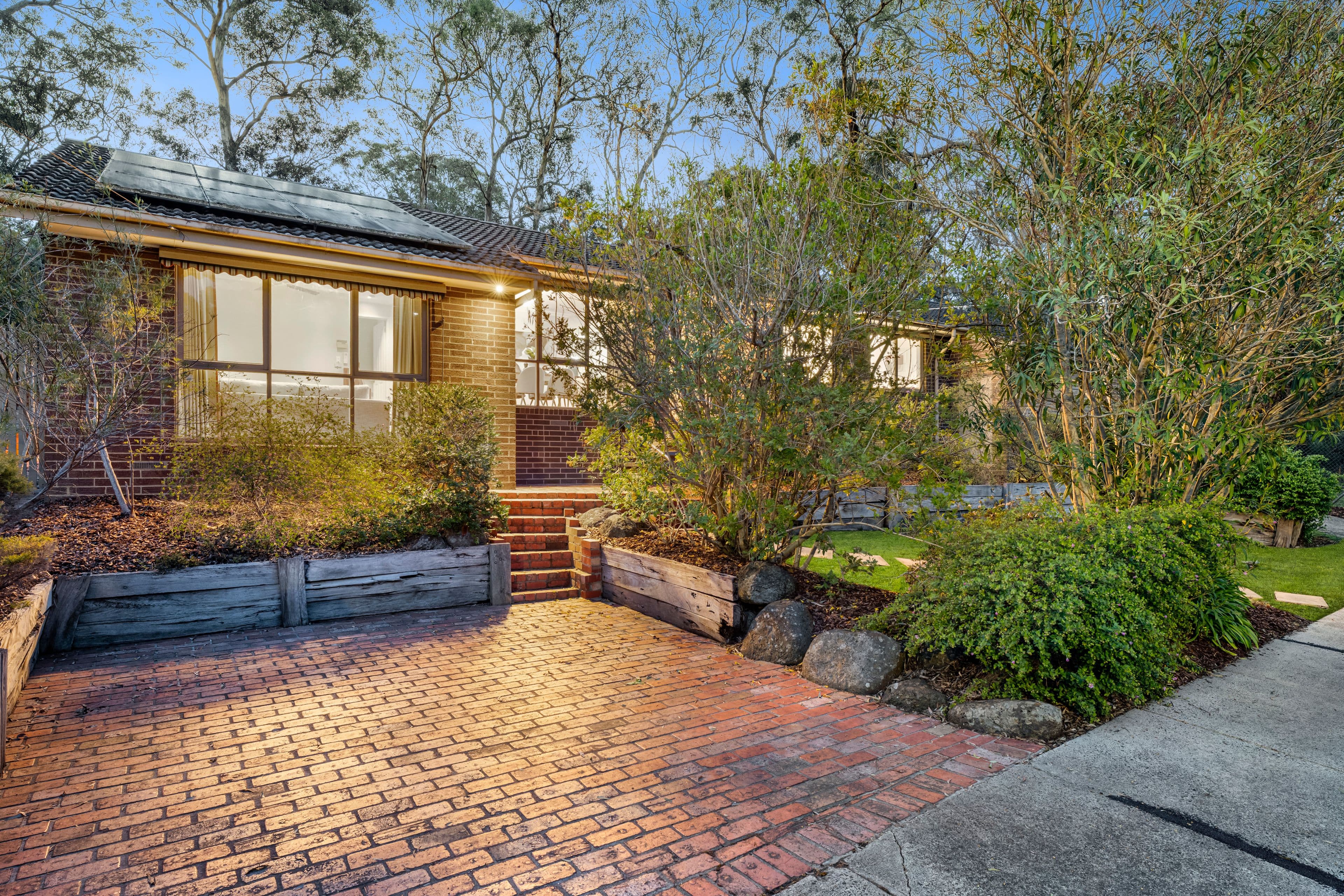 33 Nulgarrah Crescent , Greensborough VIC 3088, Greensborough - Thumbnail 3