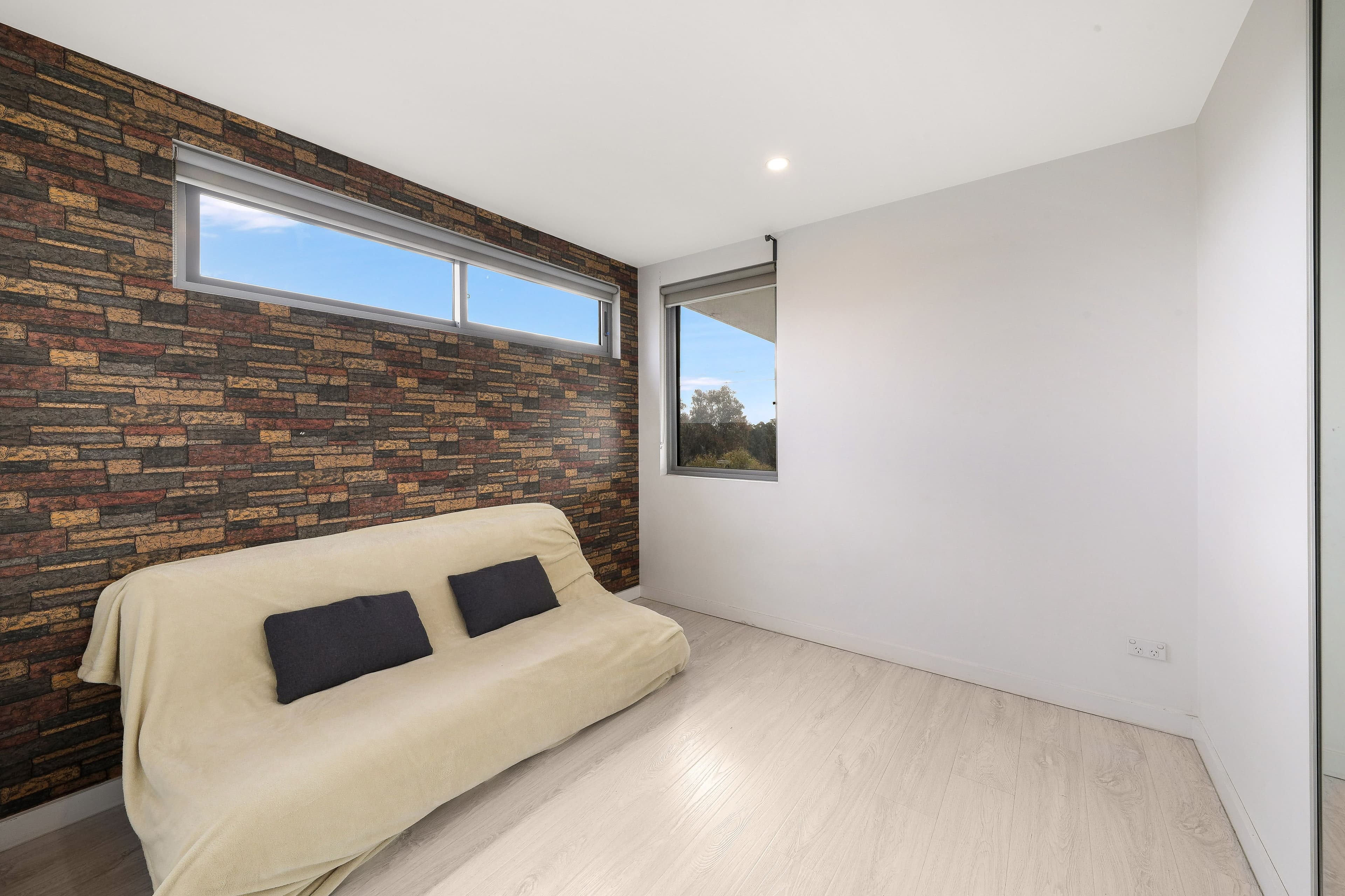 2 Rowe Drive , Potts Hill NSW 2143, Potts Hill - Thumbnail 5