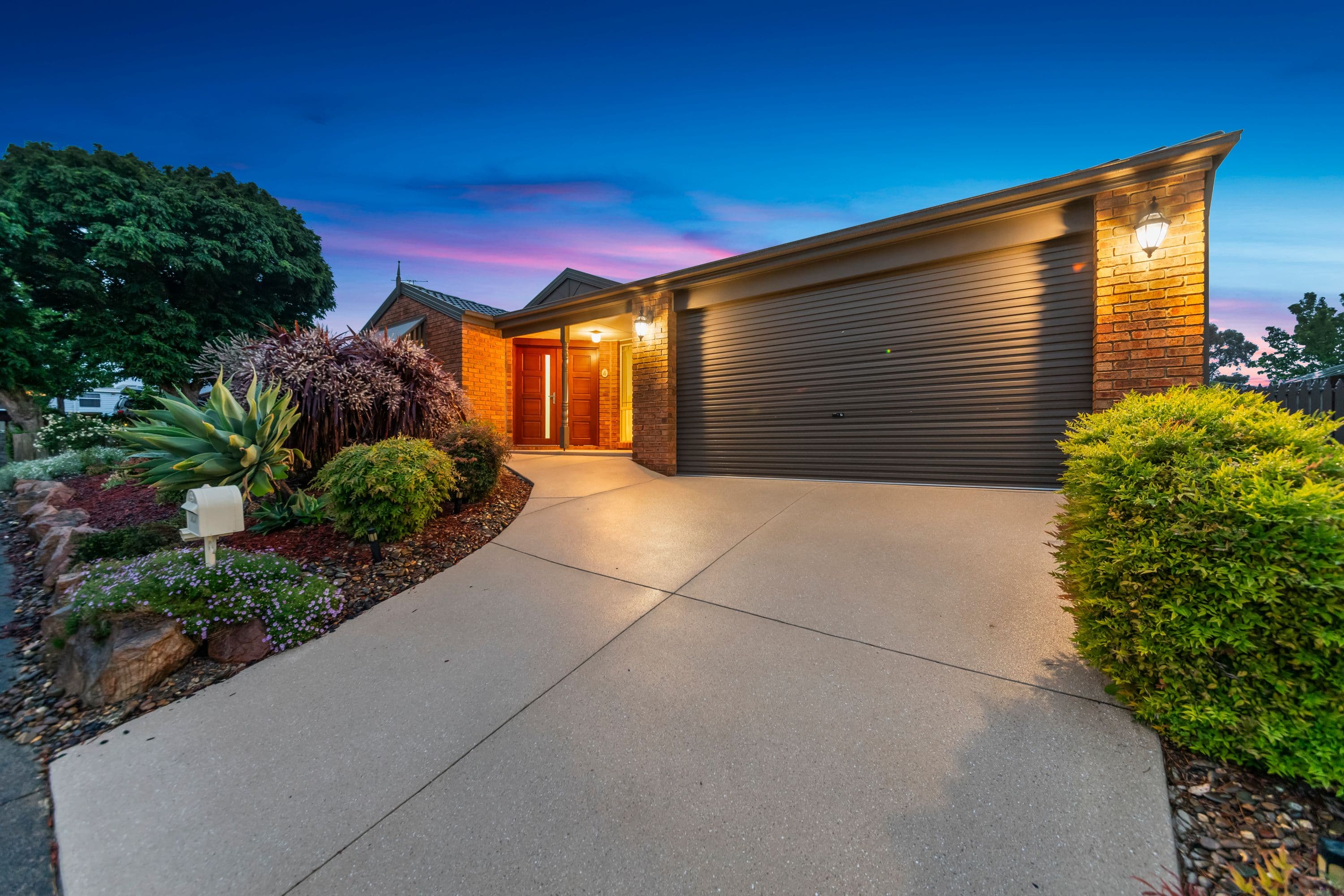 4 Emily Close , Pakenham VIC 3810, Pakenham - Thumbnail 2