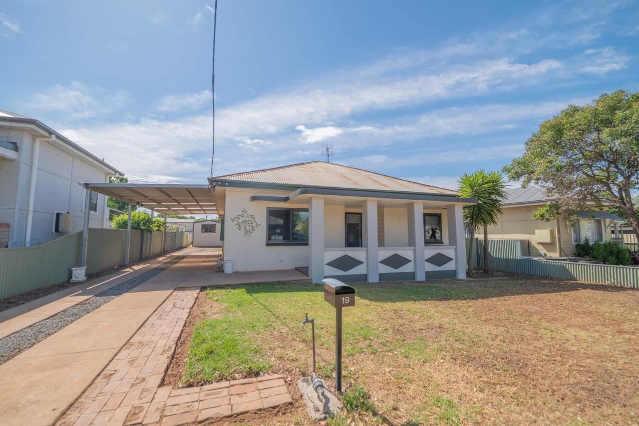 19 Waratah Street , Parkes NSW 2870, Parkes - Image 1