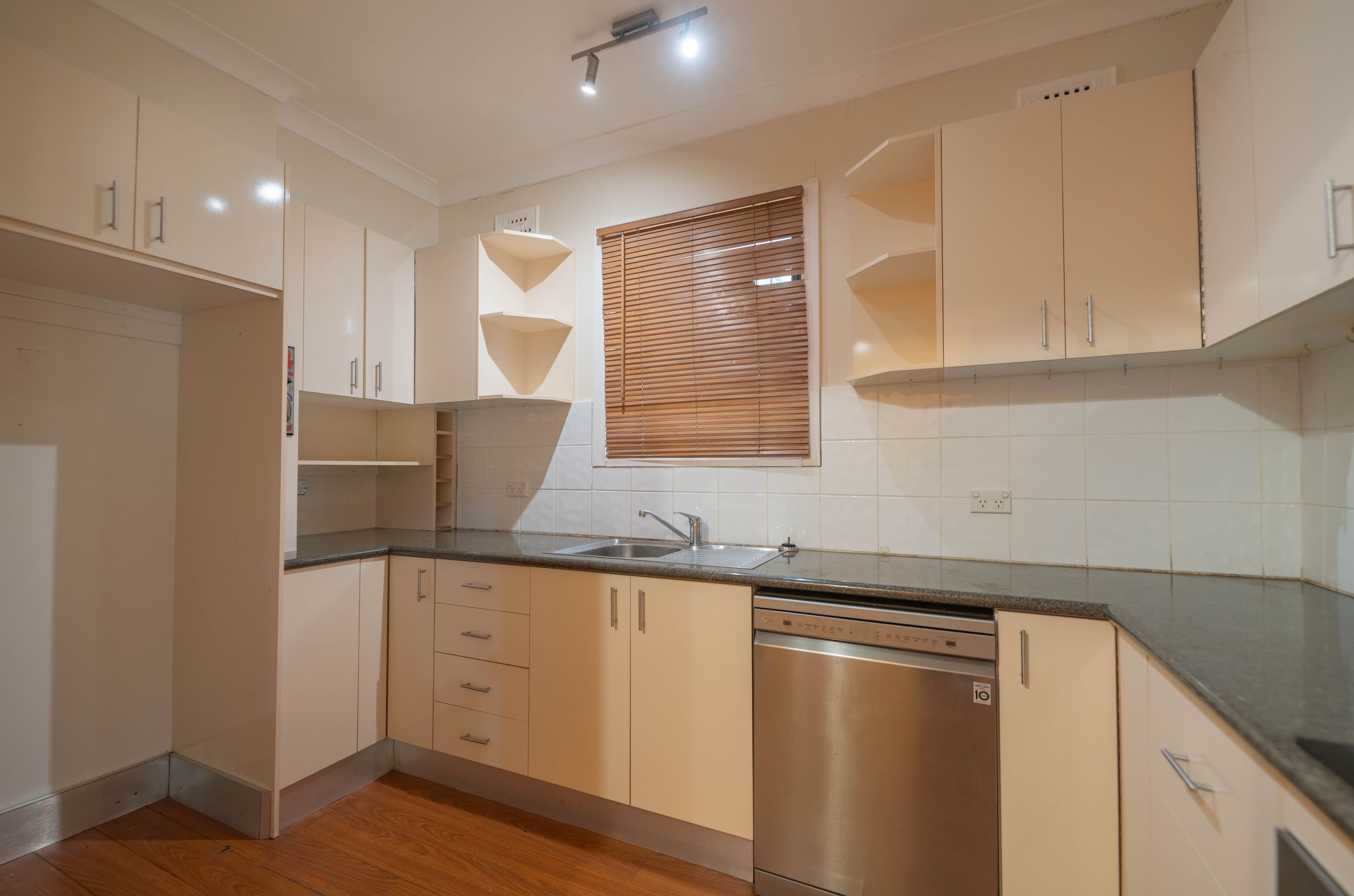 19 Waratah Street , Parkes NSW 2870, Parkes - Thumbnail 3