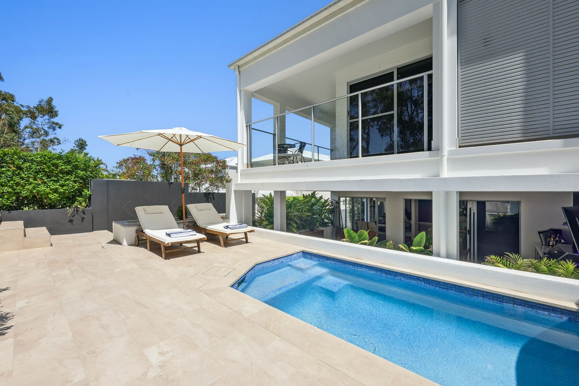 8004B Vista Drive , Benowa QLD 4217, Benowa - Image 1
