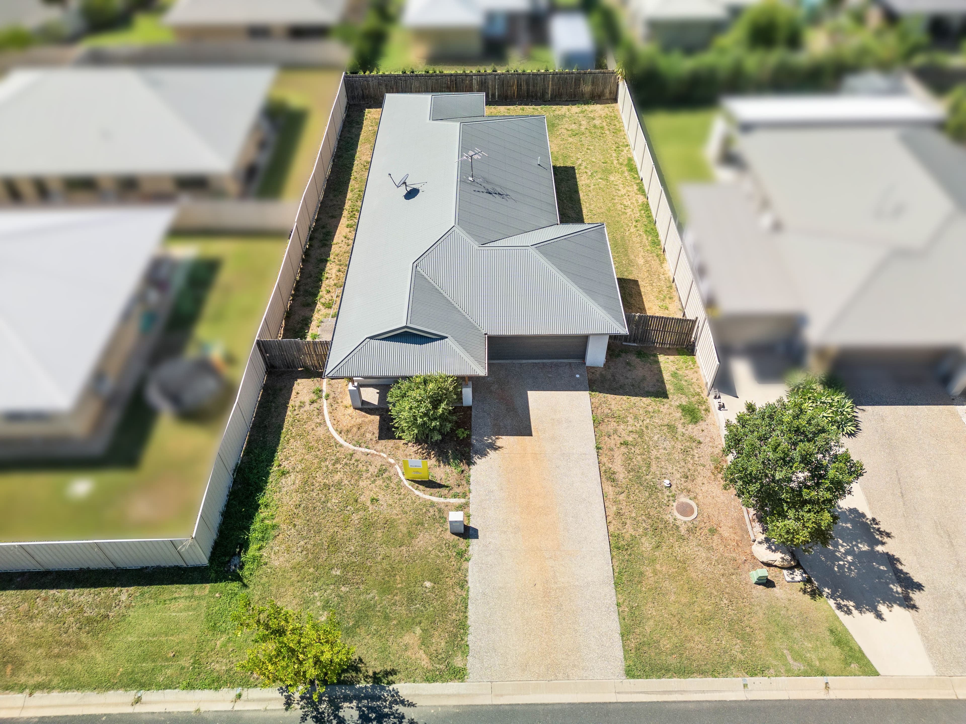 3 Onyx Street , Emerald QLD 4720, Emerald - Thumbnail 2