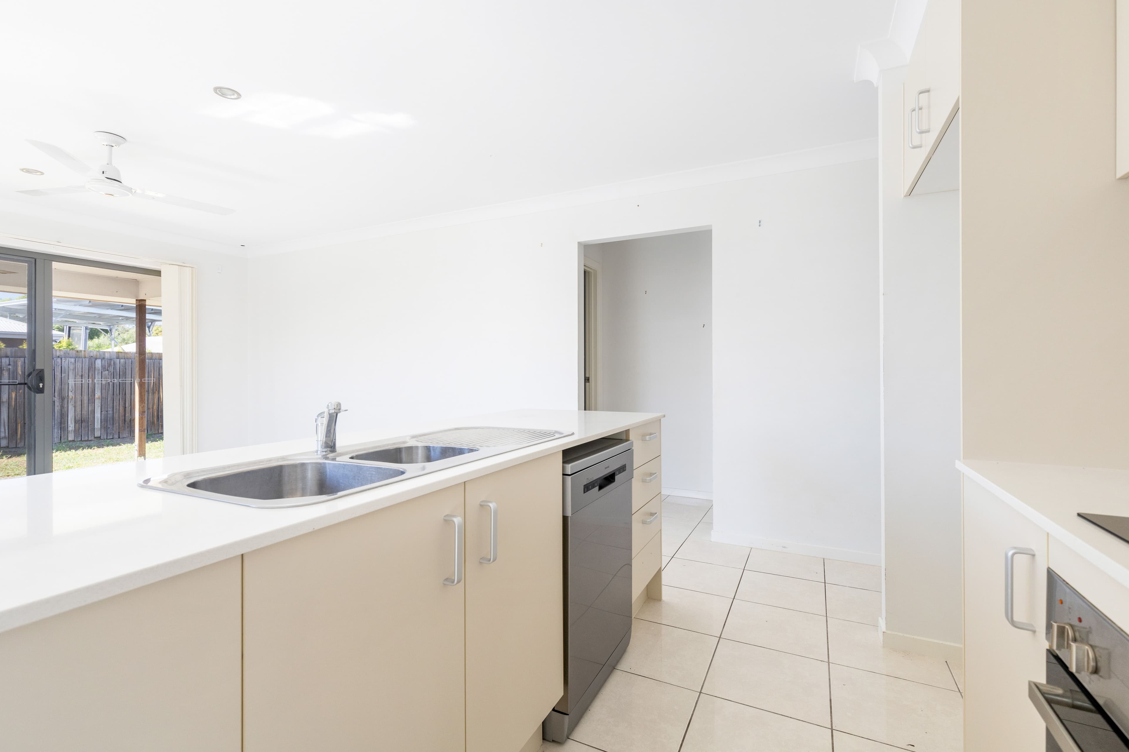 3 Onyx Street , Emerald QLD 4720, Emerald - Thumbnail 5