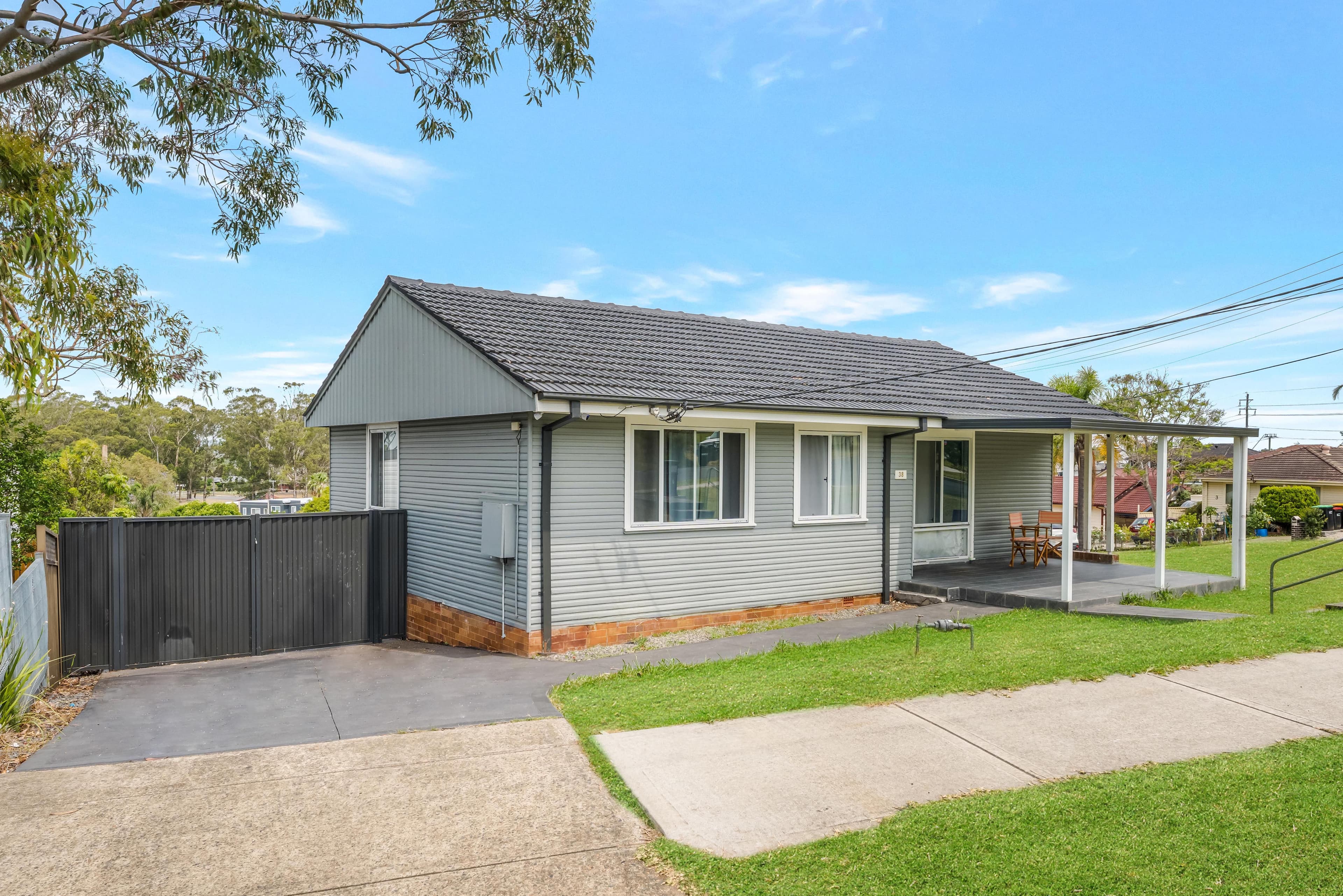 38 Lyndley Street, Busby - Thumbnail 2