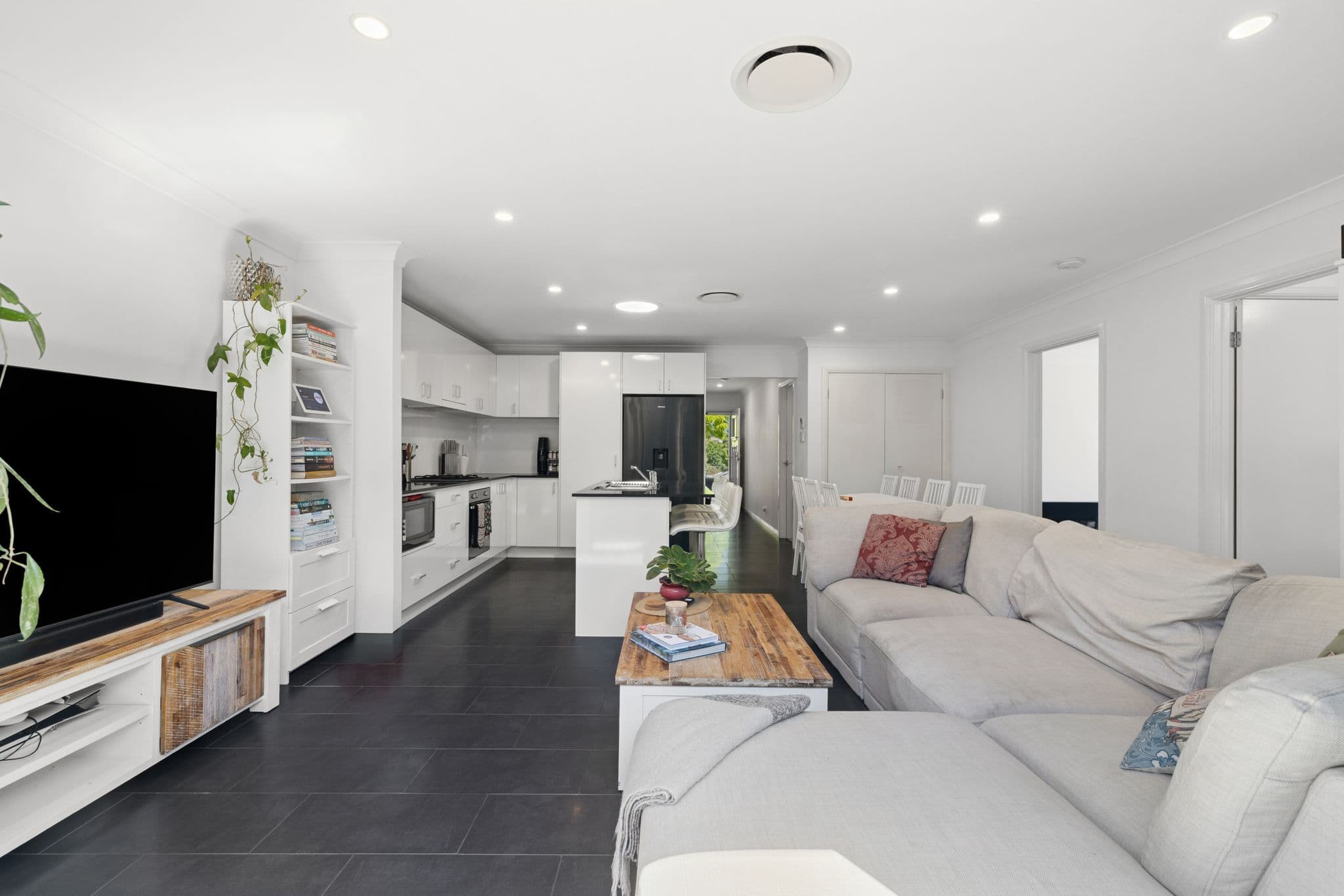 35 Vanderville Street , The Oaks NSW 2570, The Oaks - Thumbnail 2