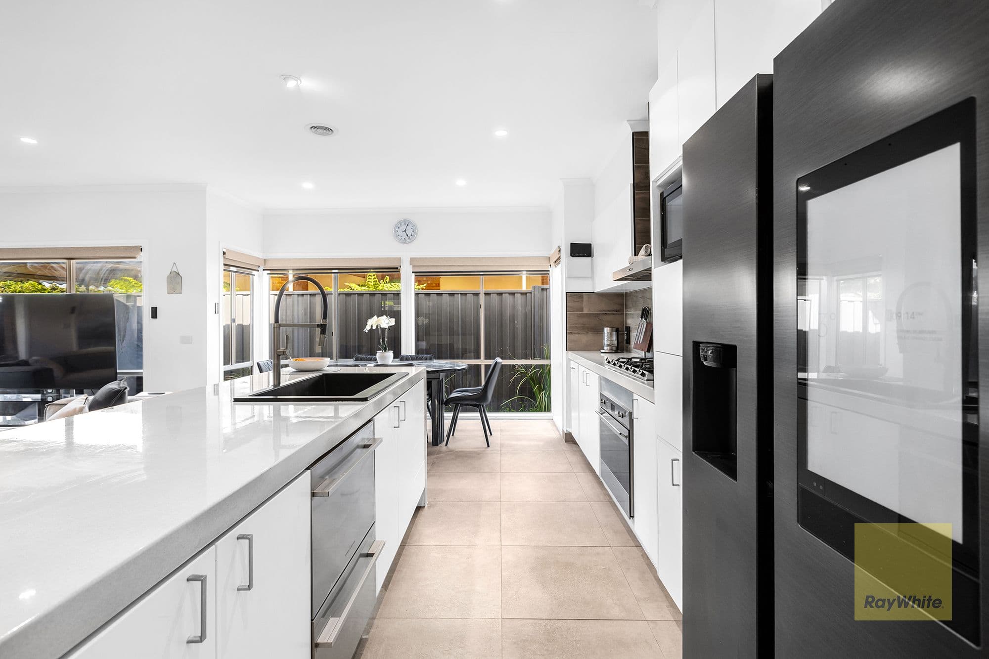 4 Earlswood Close , Caroline Springs VIC 3023, Caroline Springs - Thumbnail 3
