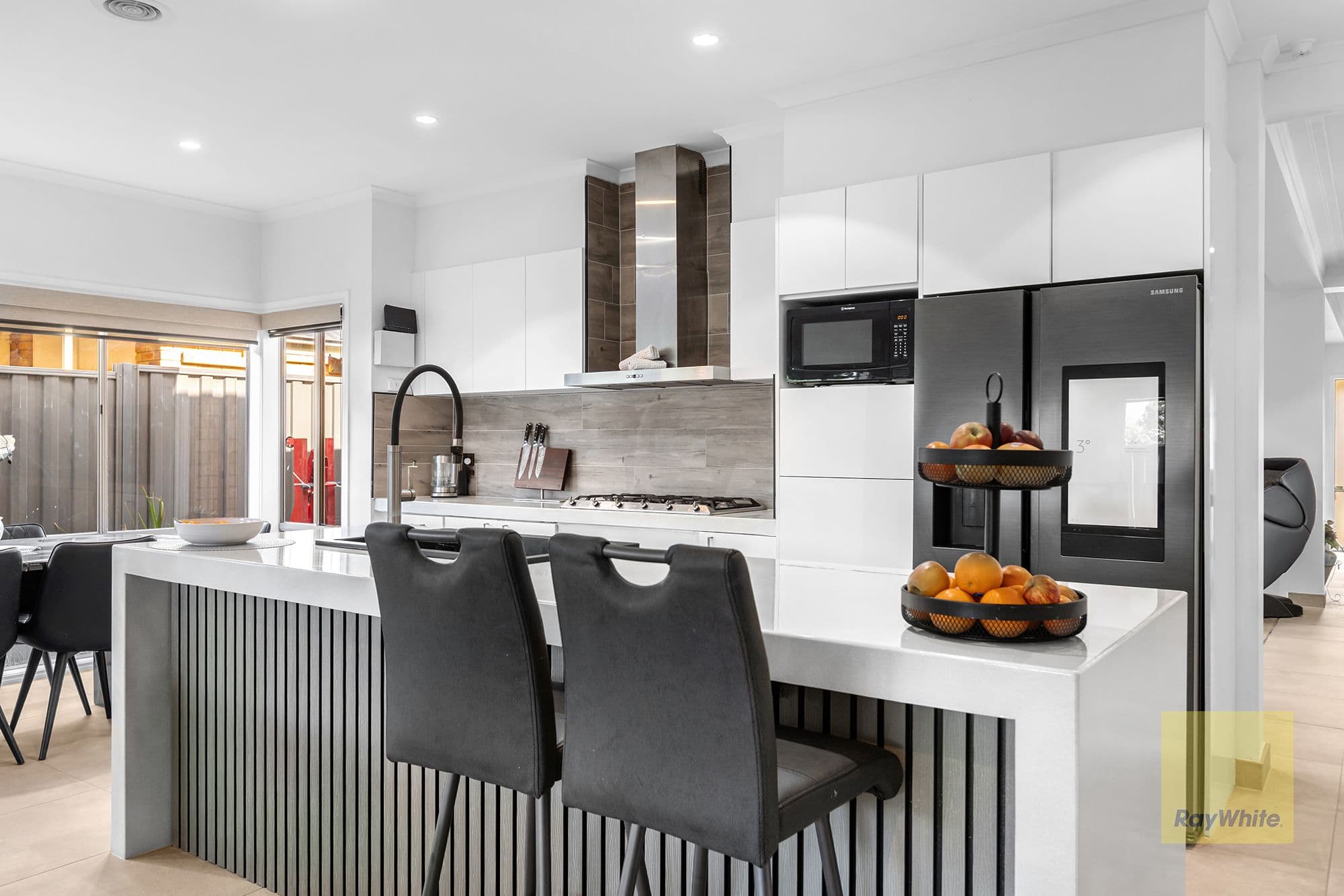 4 Earlswood Close , Caroline Springs VIC 3023, Caroline Springs - Thumbnail 4
