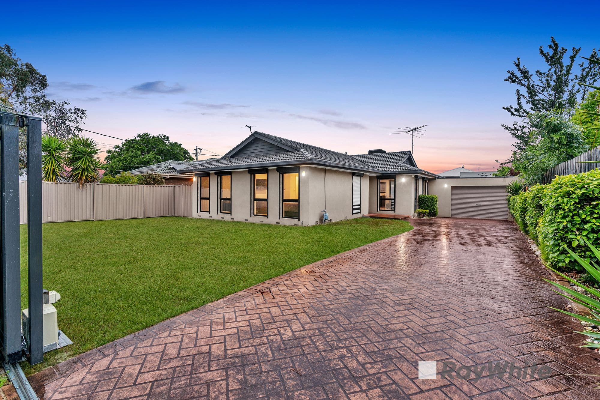 21 Meadow Wood Walk , Narre Warren VIC 3805, Narre Warren - Thumbnail 2
