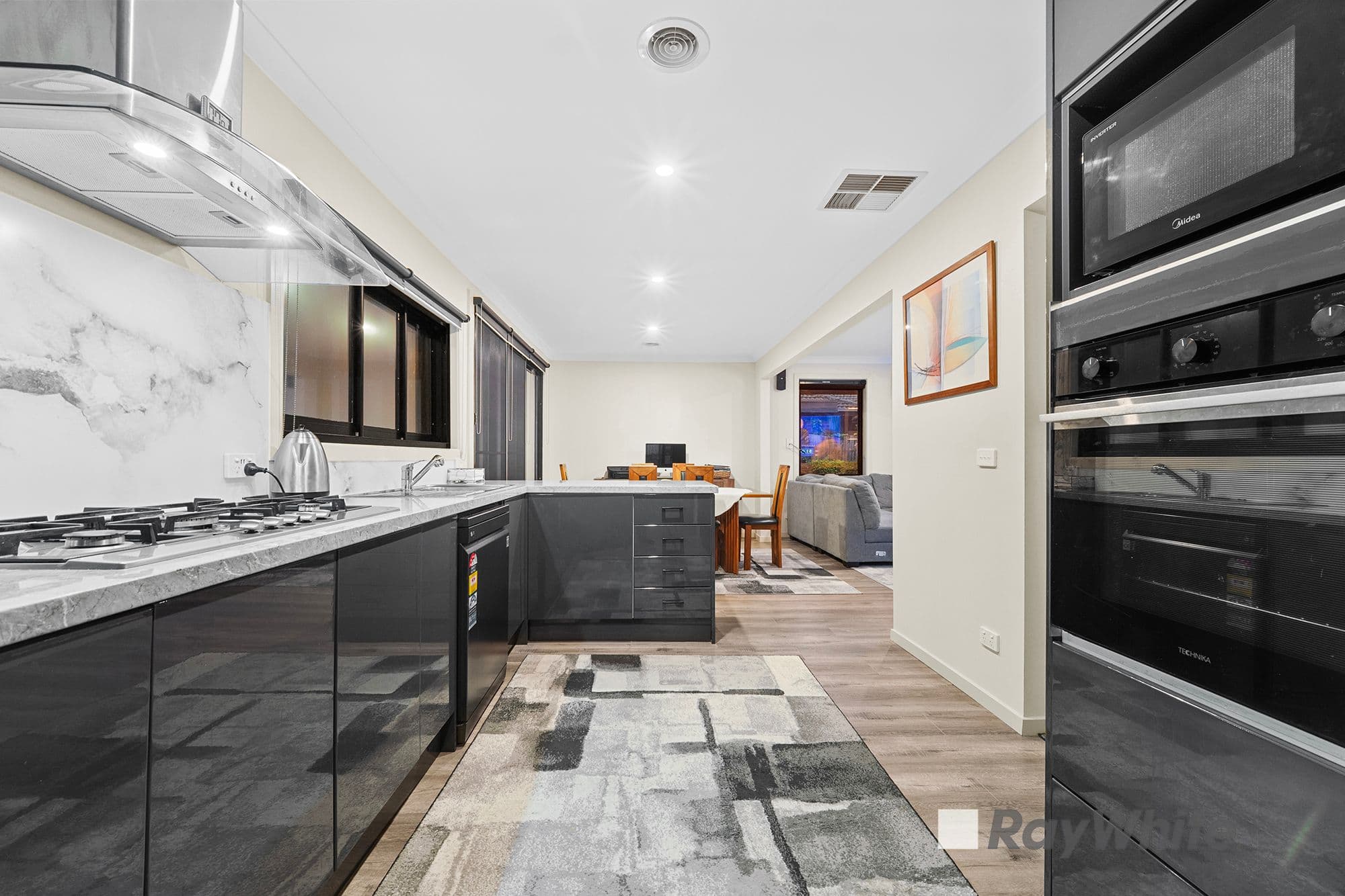 21 Meadow Wood Walk , Narre Warren VIC 3805, Narre Warren - Thumbnail 3